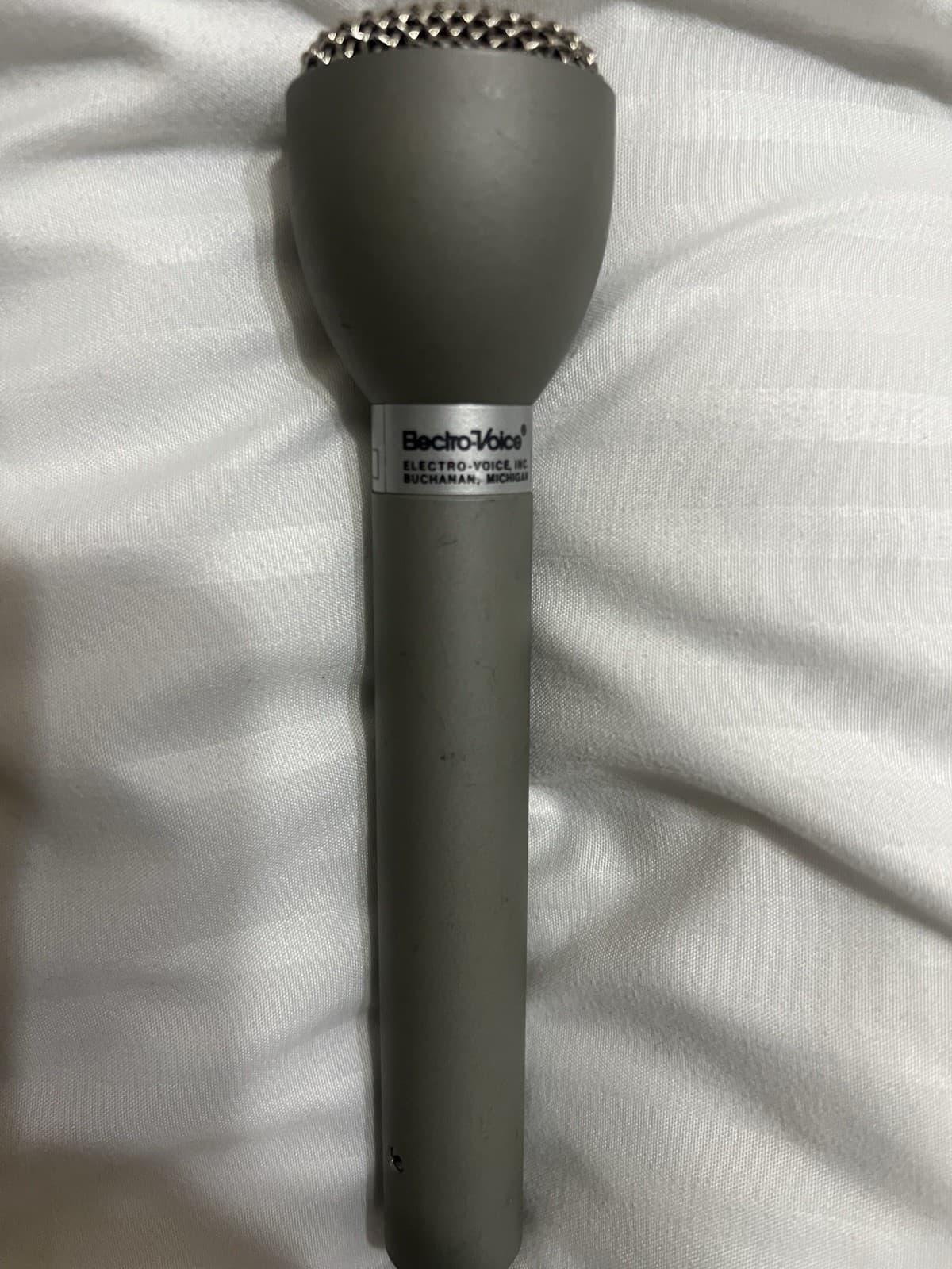 Electro Voice 635A Dynamic Omni-Directional Voice Microphone 2