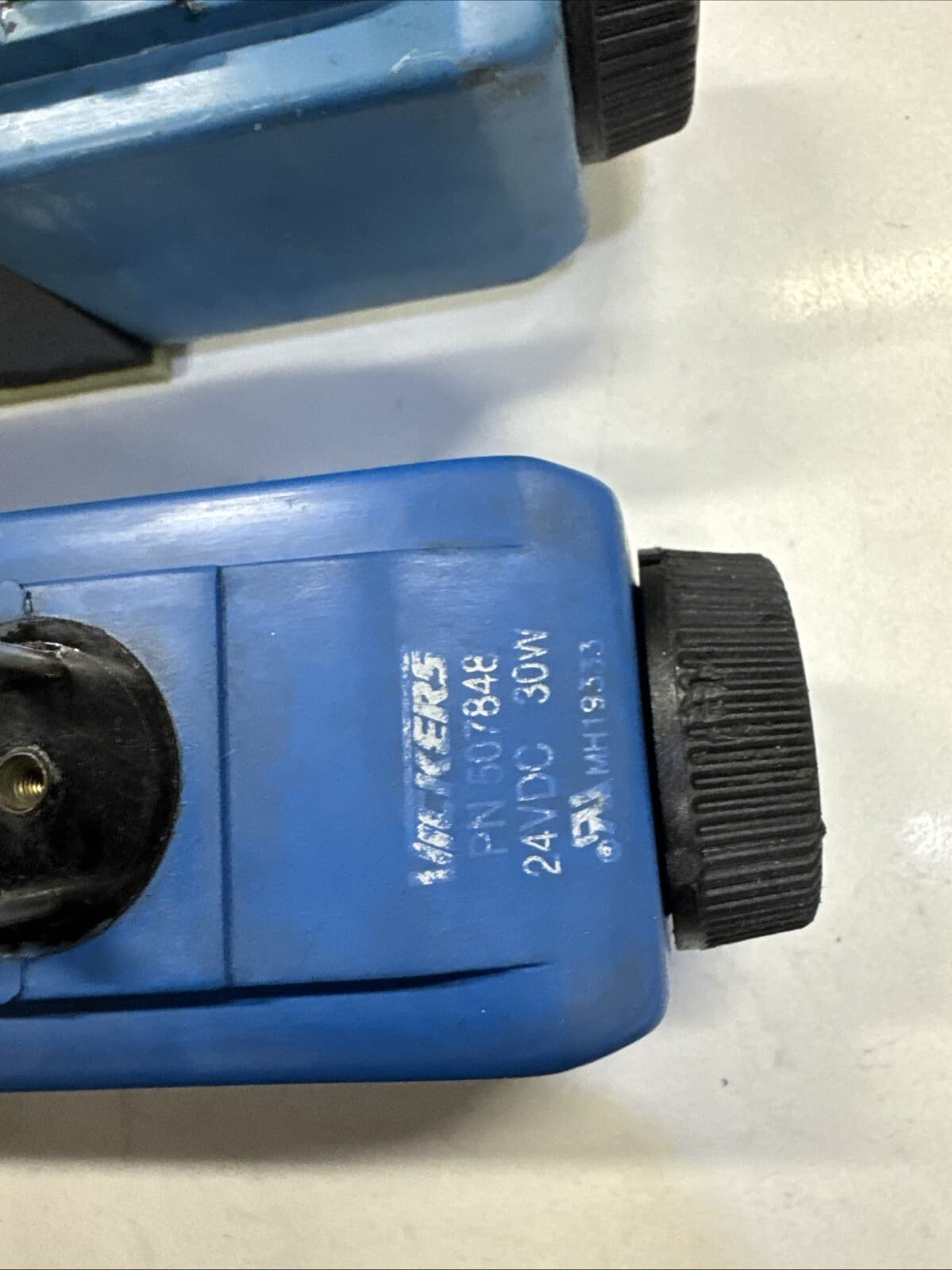 VICKERS Directional Valve DG4V-3-6C-M-U-H7-60 Used 565465 4