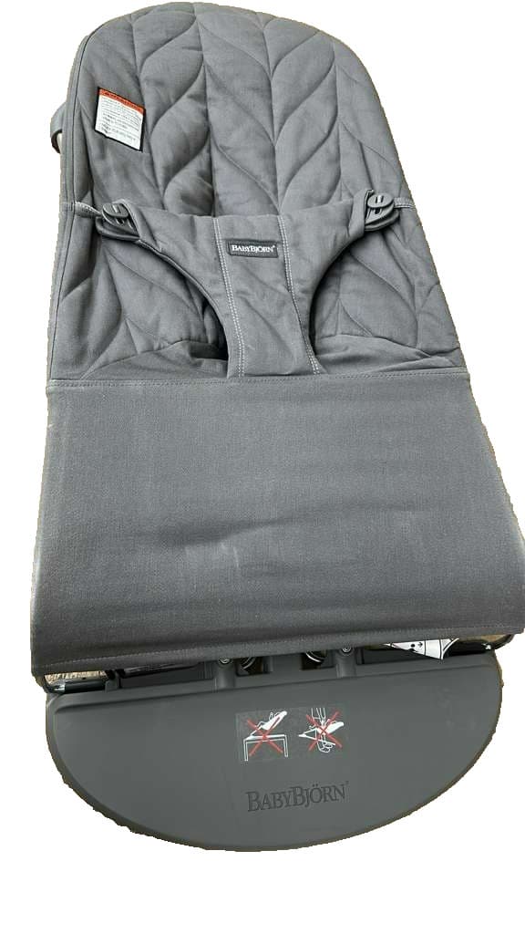 BABYBJORN BABY BJORN  BOUNCER ANTHRACITE PETAL  QUILTED BOUNCER USED