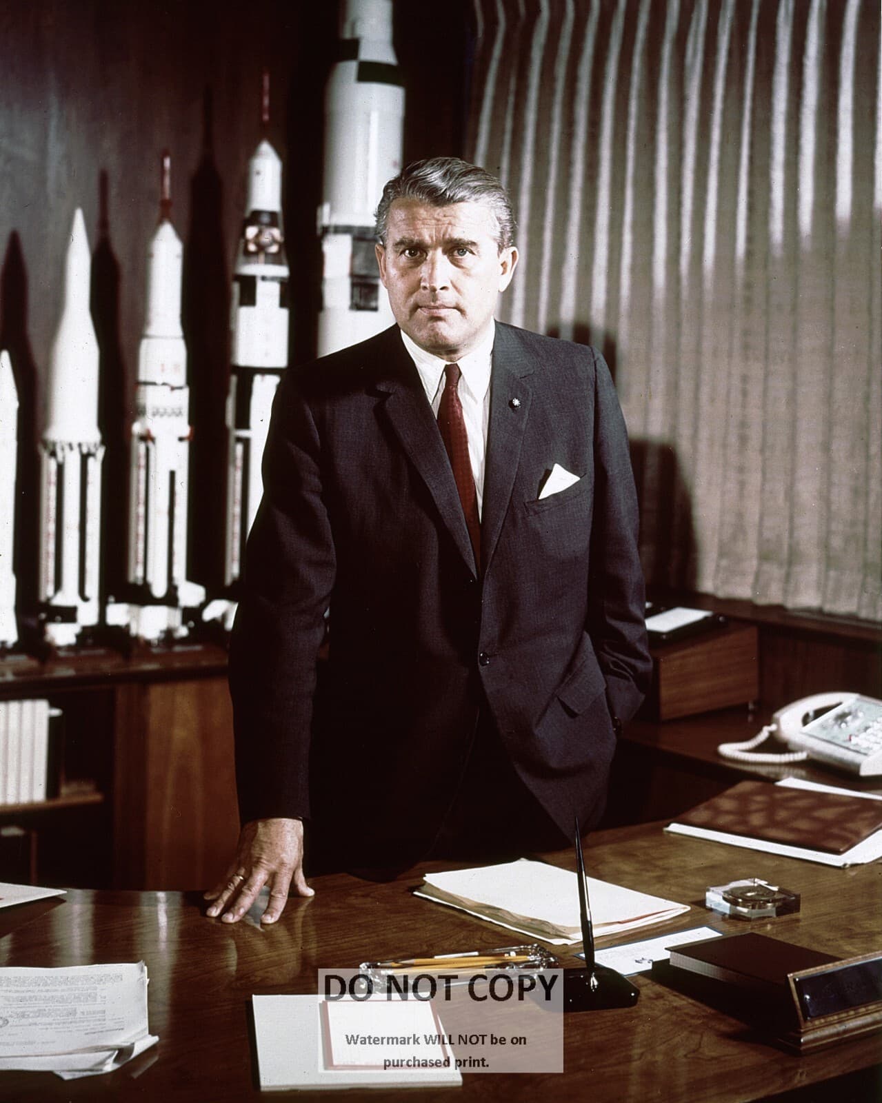 WERNHER VON BRAUN @ DESK MARSHALL SPACE FLIGHT CENTER - 8X10 NASA PHOTO (EP-542)