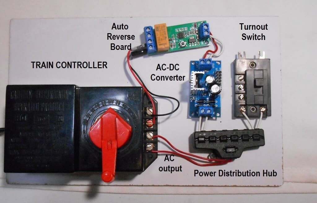 Power Distribution Hub for Model Trains 4