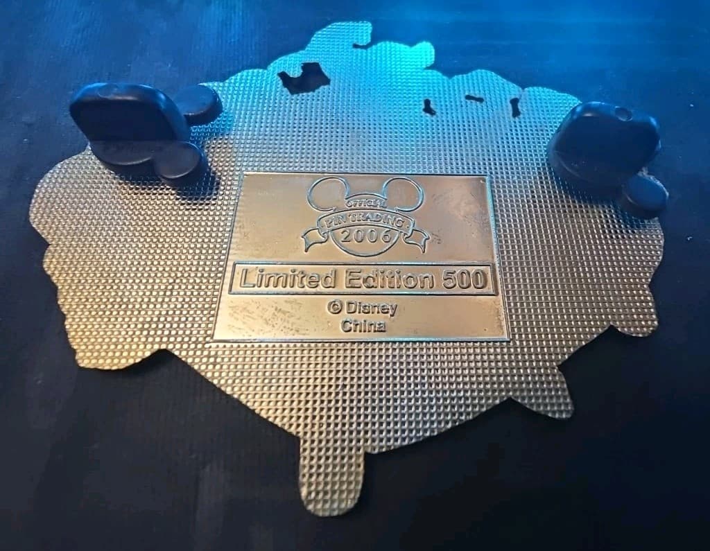 Disney Snow White Seven Dwarfs Thanksgiving Jumbo Pin LE 500 50651 3