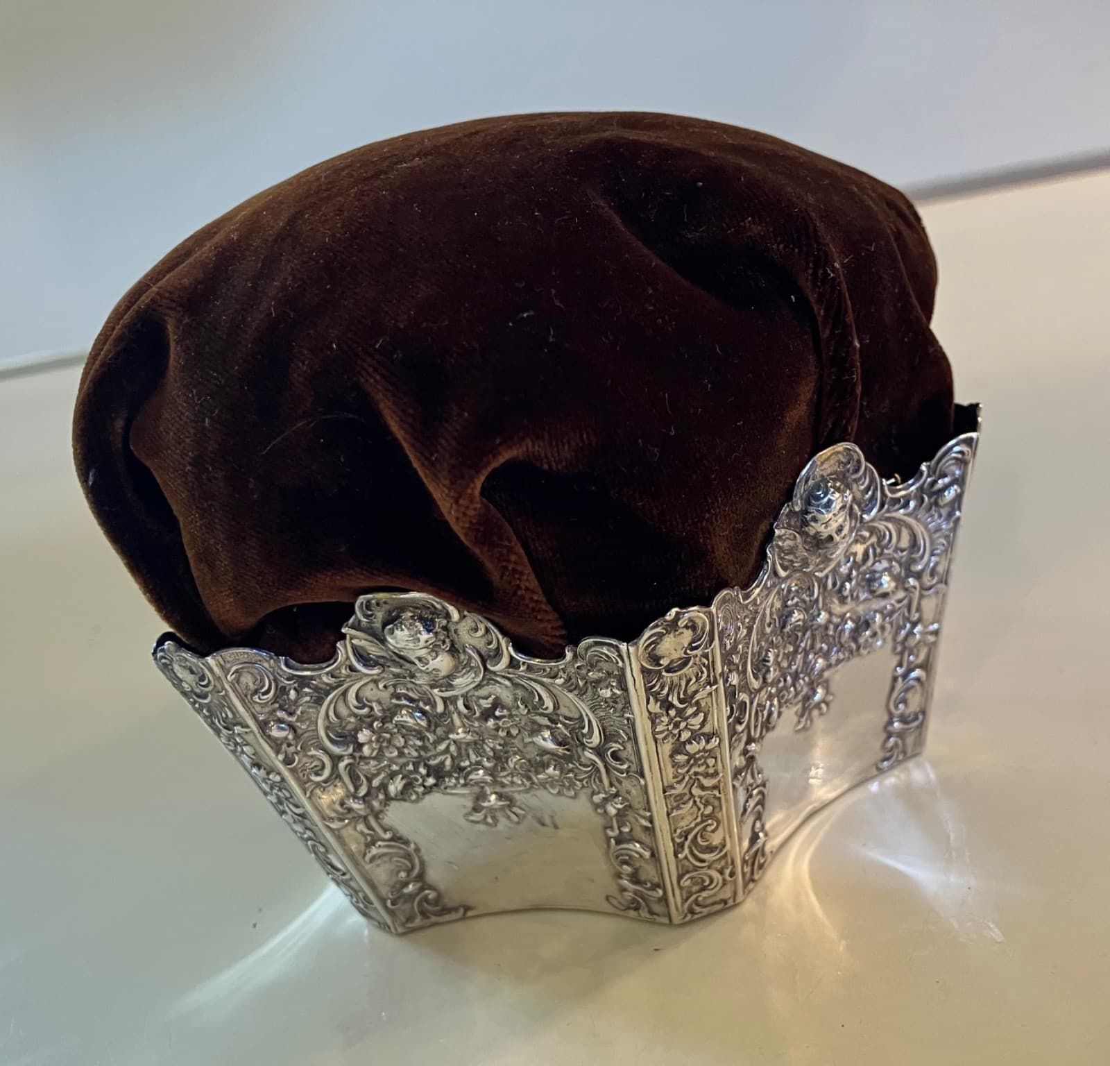 ANTIQUE 1897 LRG STERLING SILVER CHERUB REPOUSSE PIN CUSHION LONDON CROWN SHAPE 6