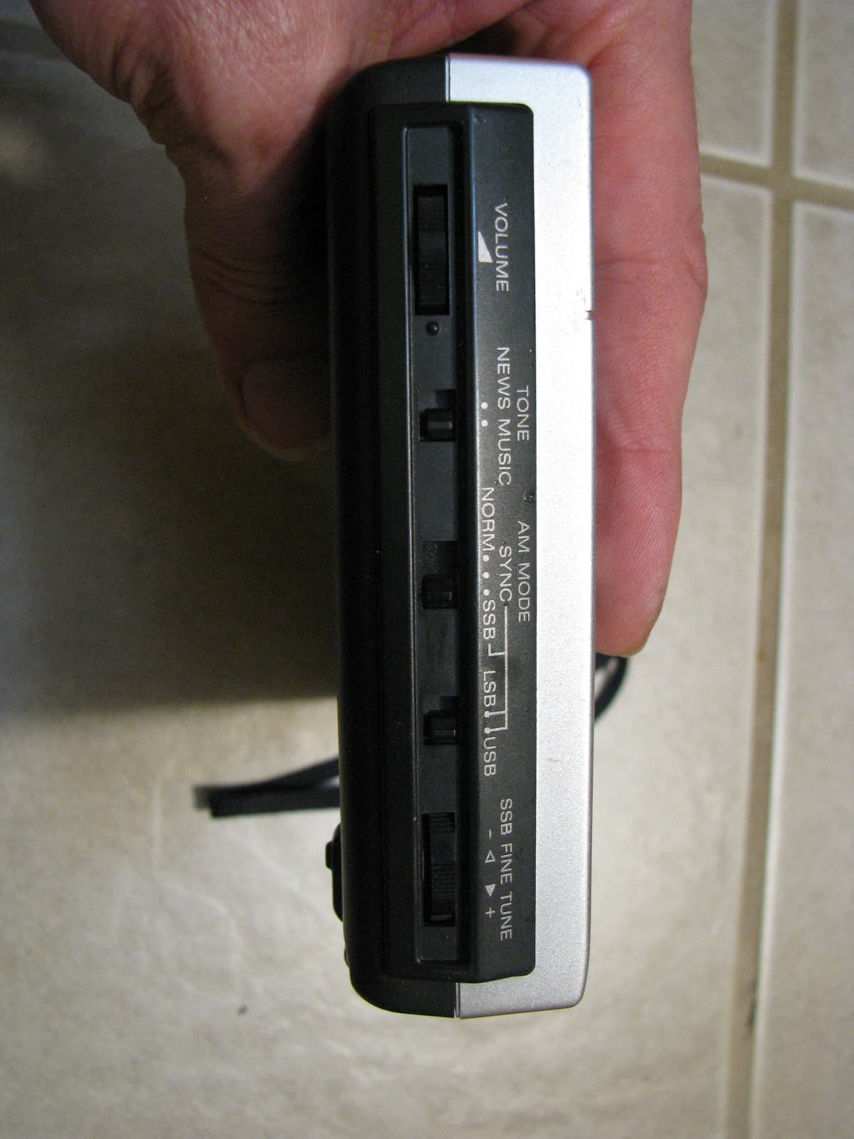 Sony ICF-SW7600GR PLL Synthesized Receiver FM-Stereo/SW/MW/LW Tested 3