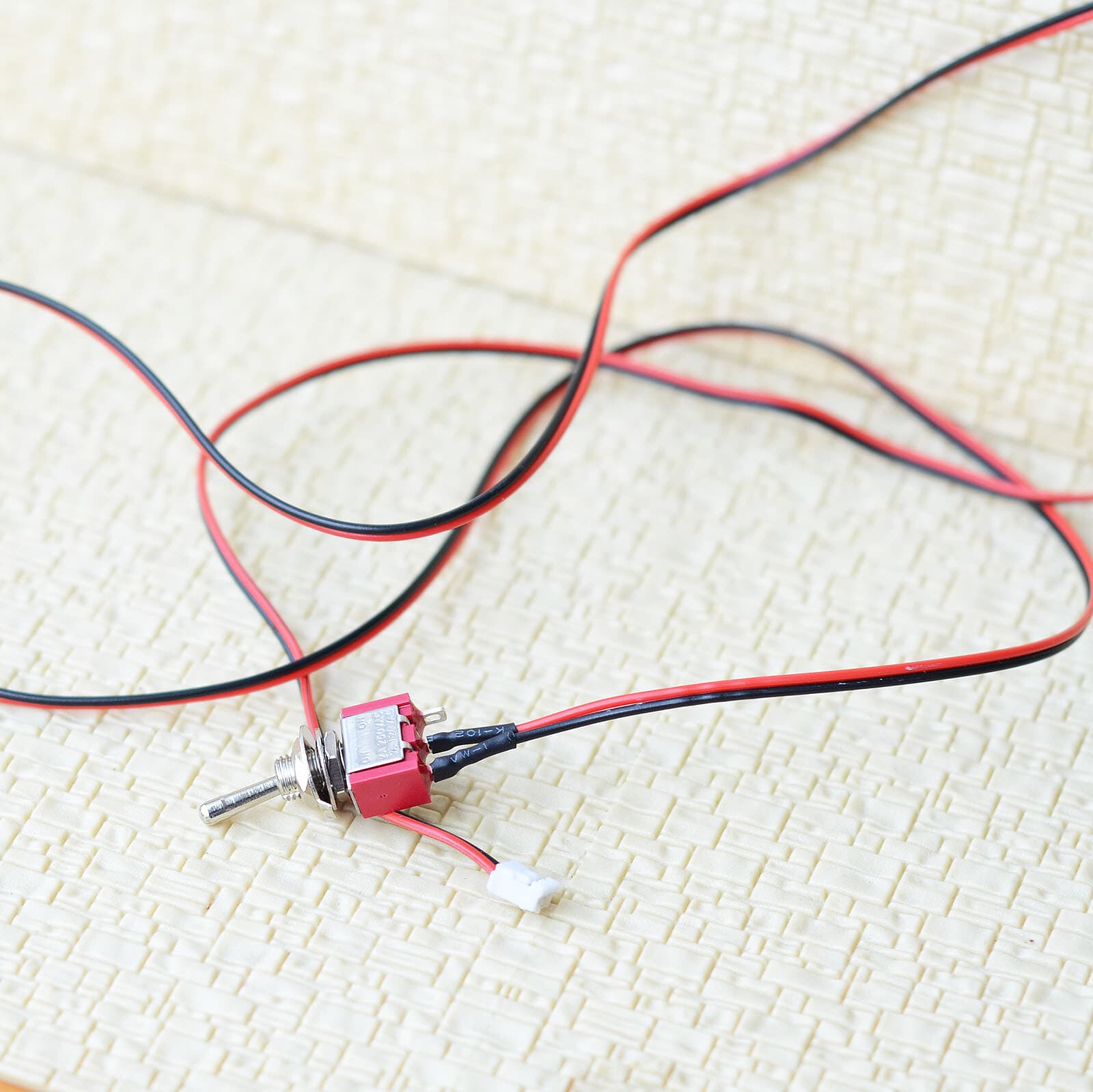 2 x wired toggle switches ON/OFF with 1 meter wire and connector power control 3