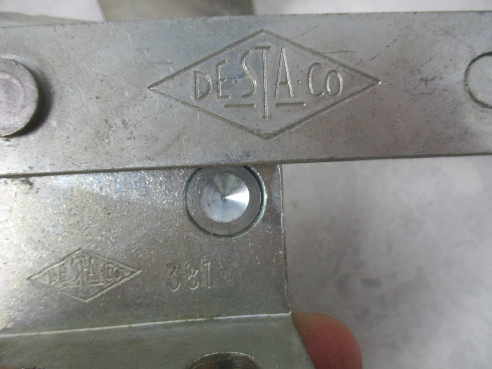 LOT OF 4 DESTACO 381 TOGGLE LATCH CLAMPS, V0429 2