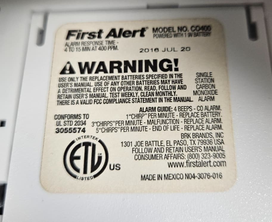 First Alert CO Carbon Monoxide Alarm CO400 Battery Operated 9V (included) 2016 2