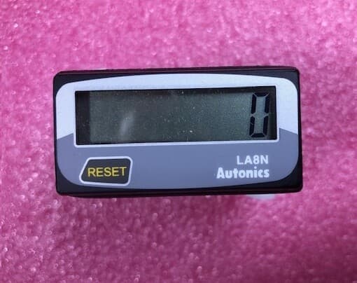  LA8N-BN Autonics Counter, Totalizer, LCD, 1/32 DIN, 8-Digit, No Voltage Input 2