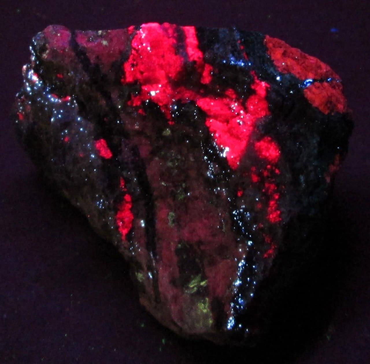 Eucryptite Scheelite Fluorescent Mineral Xianghualing Mine Hunan Province, China 3