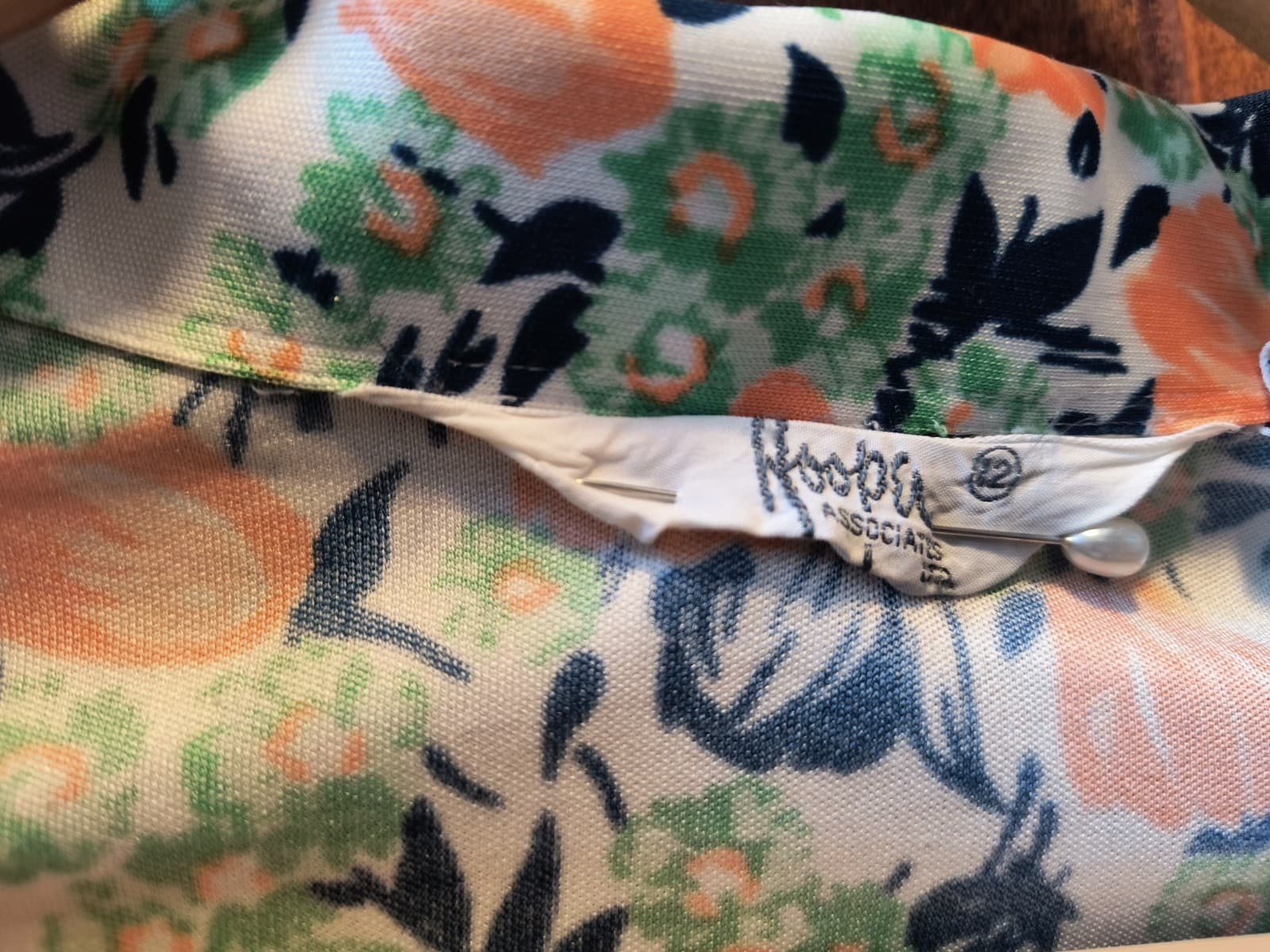 Women's vintage Hooper blouse, delightful tulip print,  made British Hong King  4