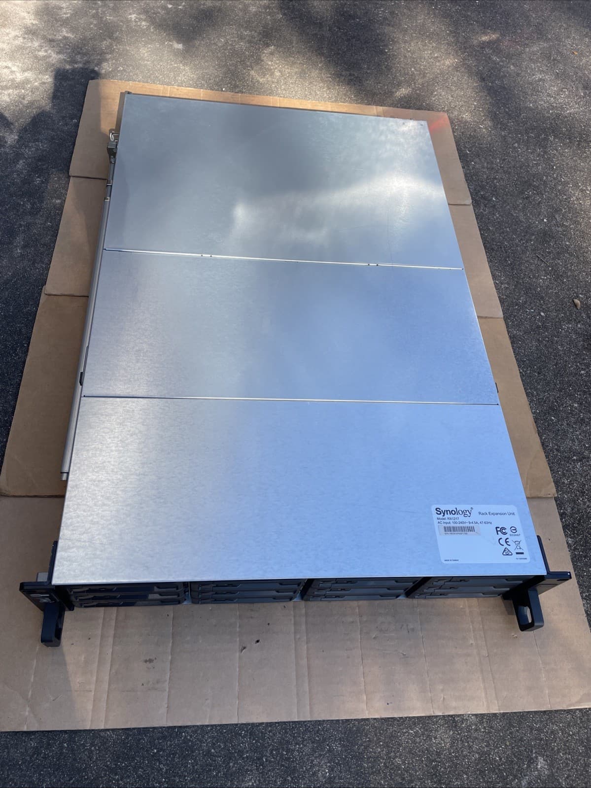 Synology Rack Expansion Unit RX1217 *No HDD* With Trays And Rack Rails 2