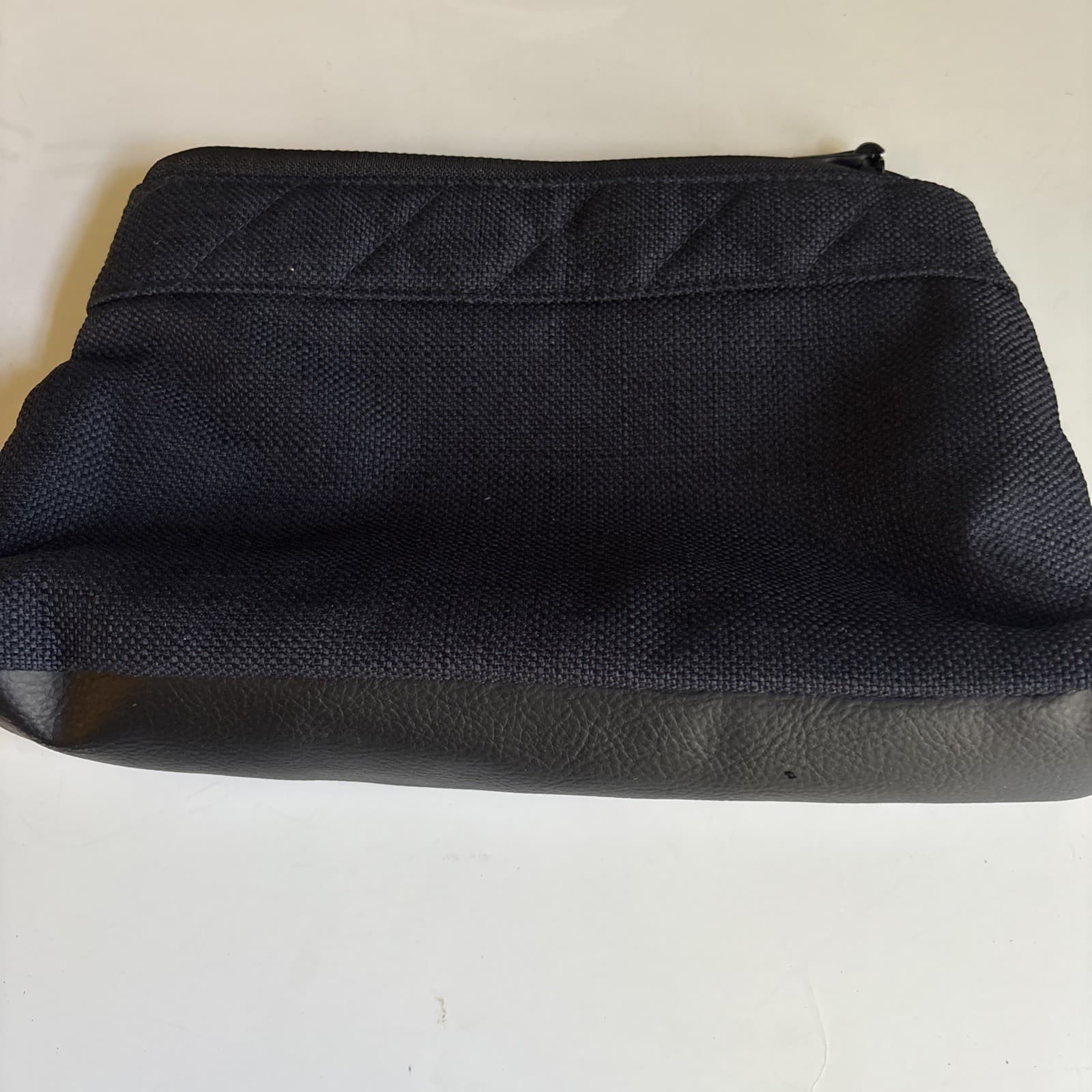 Nuna Navy Blue Canvas And Leather Zip Up Bag Storage Diaper Wipe Holder 3