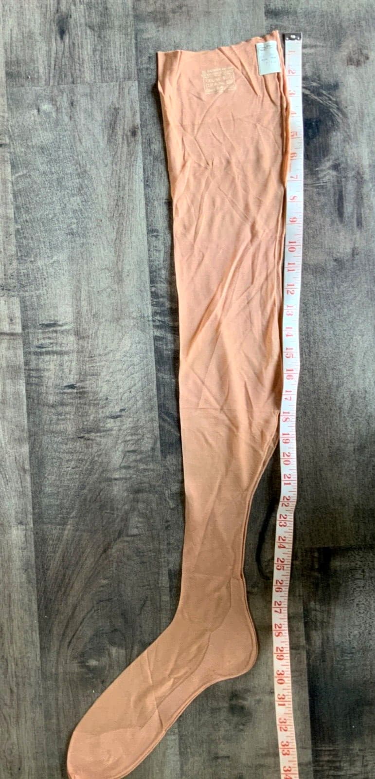 NEW 1940s WWII Vintage Woman’s Sheer RAYON Stockings Hose Seam CUBAN HEEL - 10.5 6