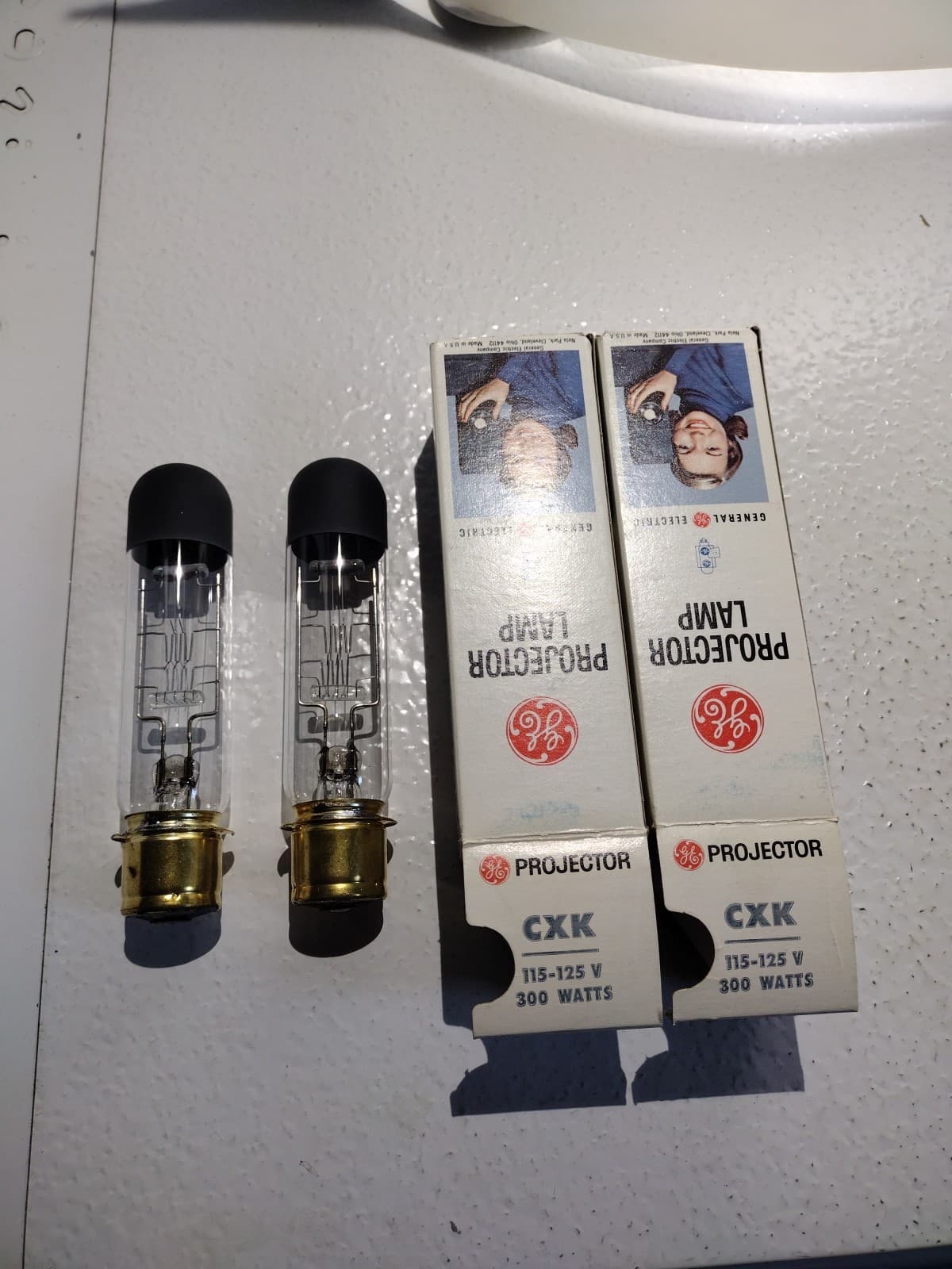 CXK "2-pack" CXY projector lamp projection light bulb 115-125v 300w, G.E.