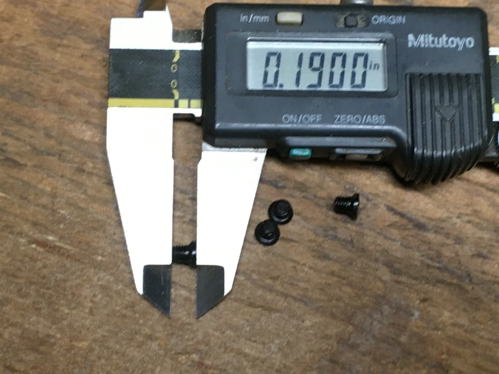 Set of 4 Remington 700 742 760 7400 7600 Front Rear Sight mounting Screws 6-48 5