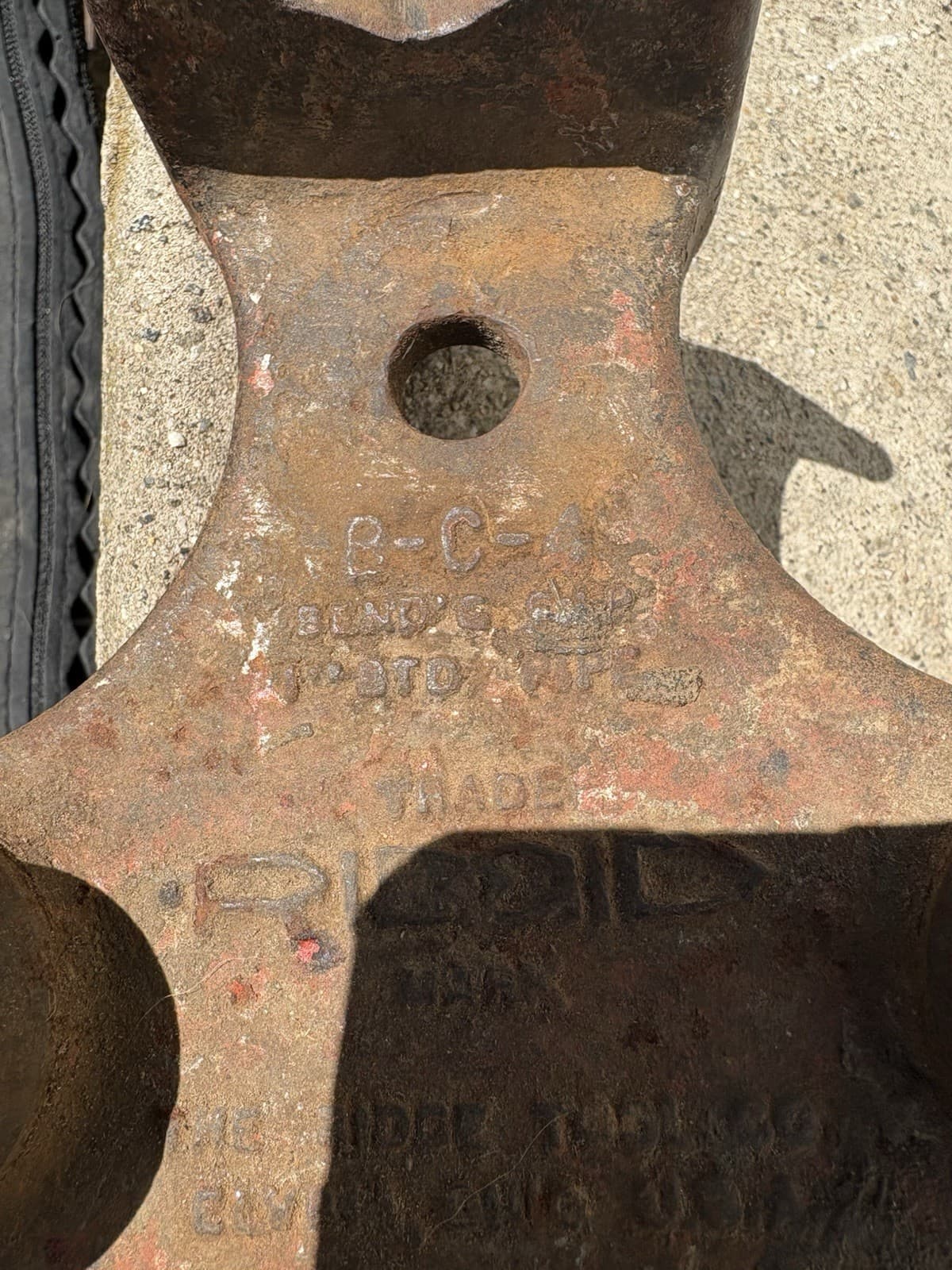 Vintage Ridgid B-C-4 Benchtop Chain Pipe Vise 1/8"-4" 2