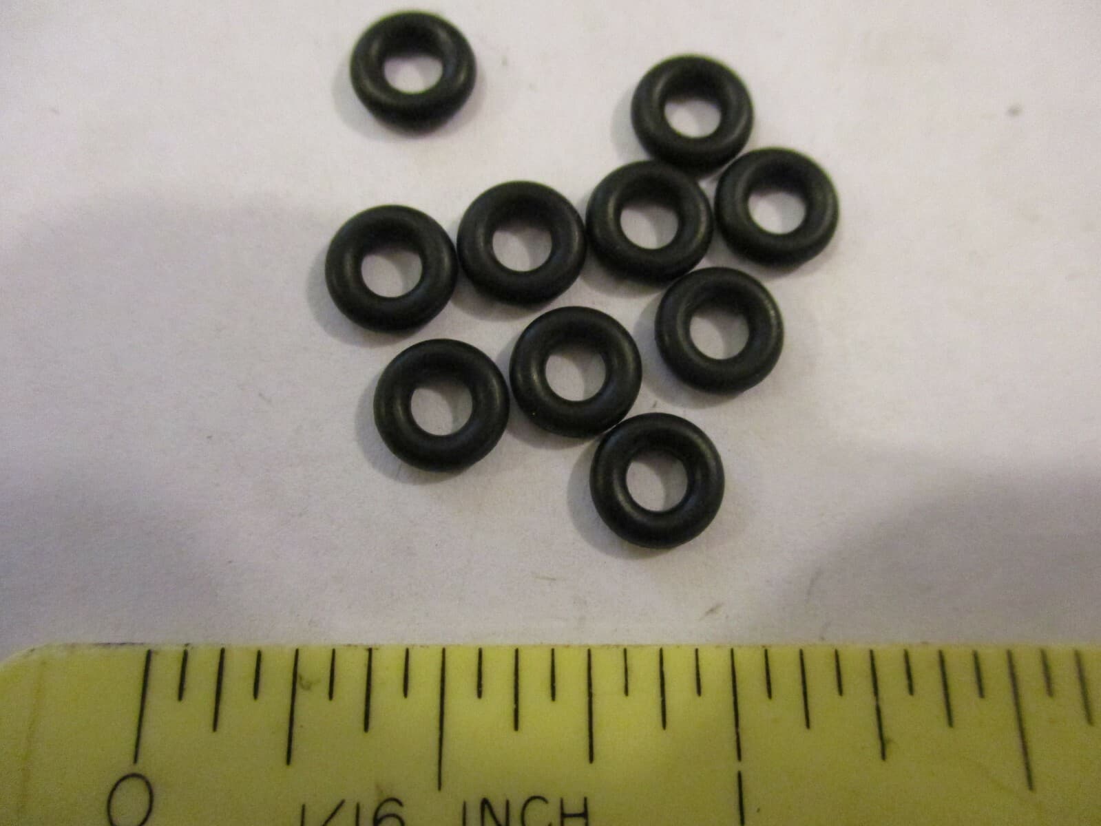 006 O-ring. 1/8" ID x 1/4" OD x 1/16" thick. Buna-70.  Quan 10. 4