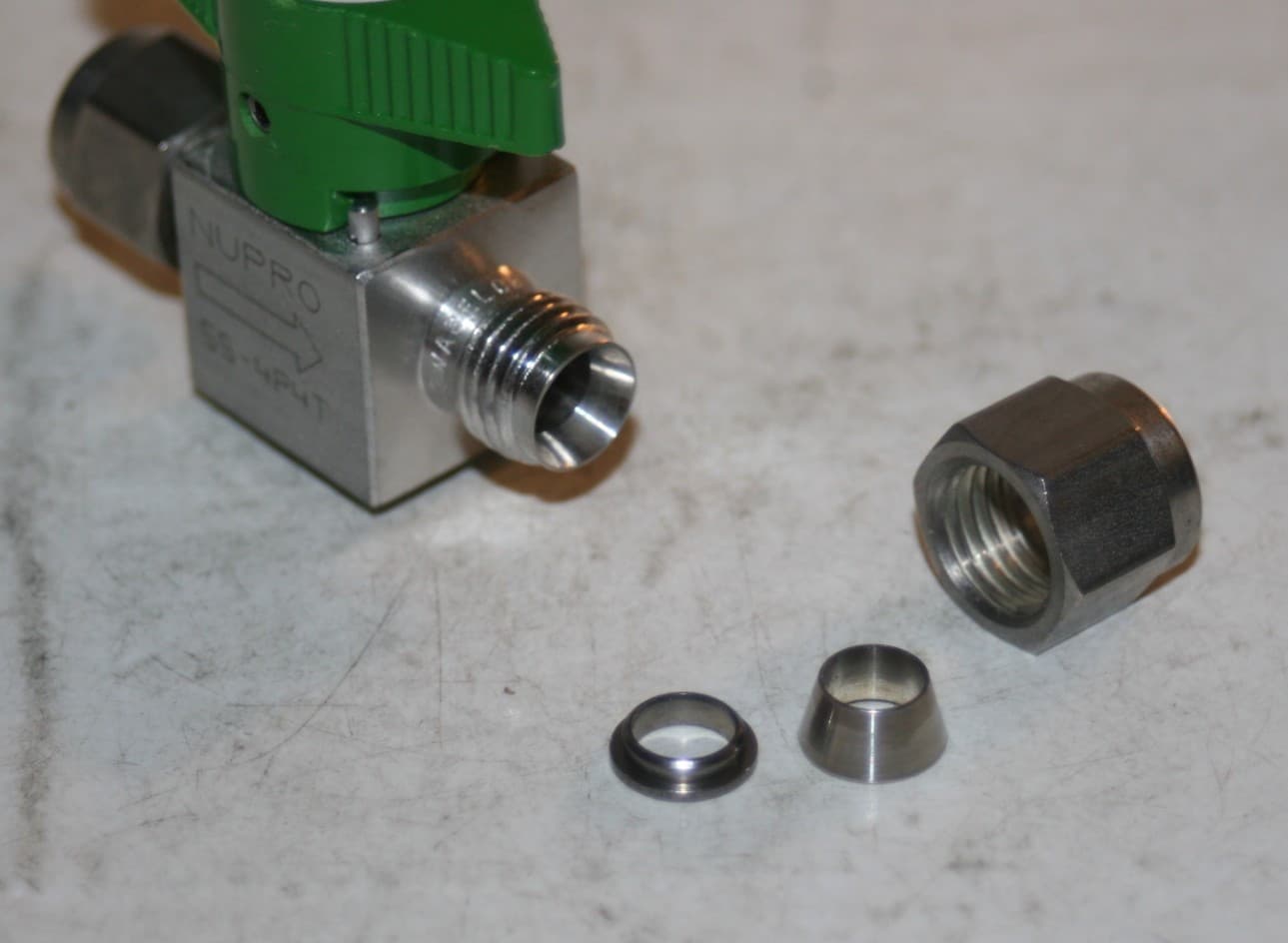 1/4 Tube 316ss Quarter Turn Instrument Plug Valve NUPRO Swagelok SS-4P4T 3