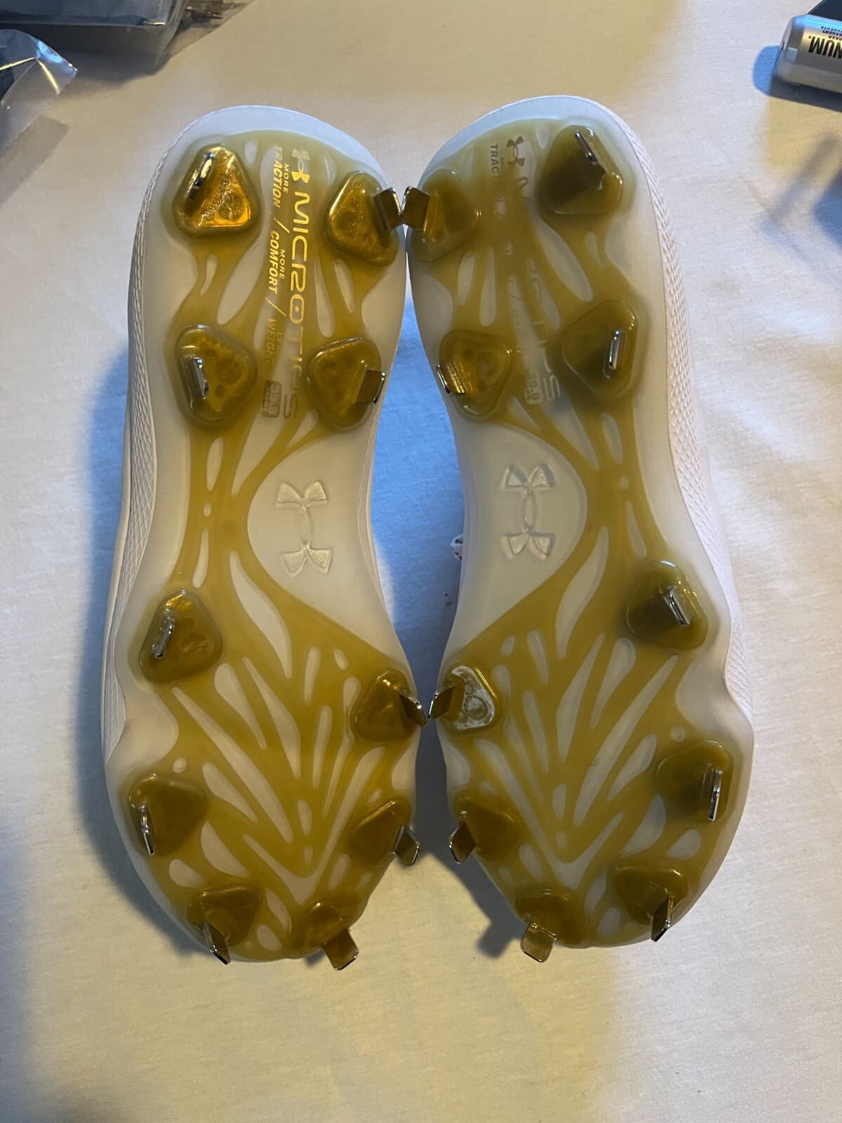 Under Armour Clyde MT 3024328-103 White Gold Women's Softball Metal Cleats 8 4