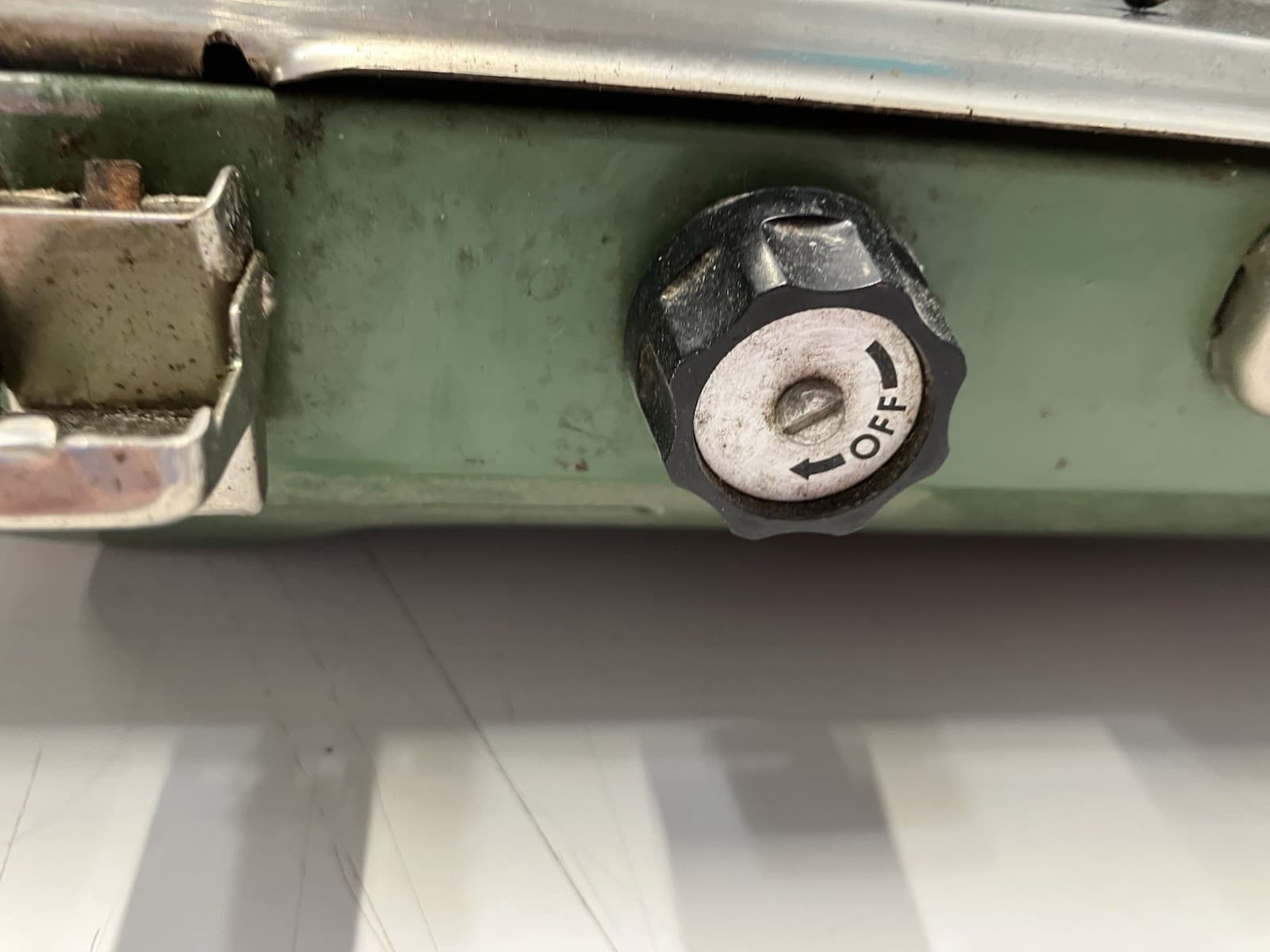 Vintage Coleman 2 Burner Deluxe Propane Camp Stove 5410-708 Untested 6