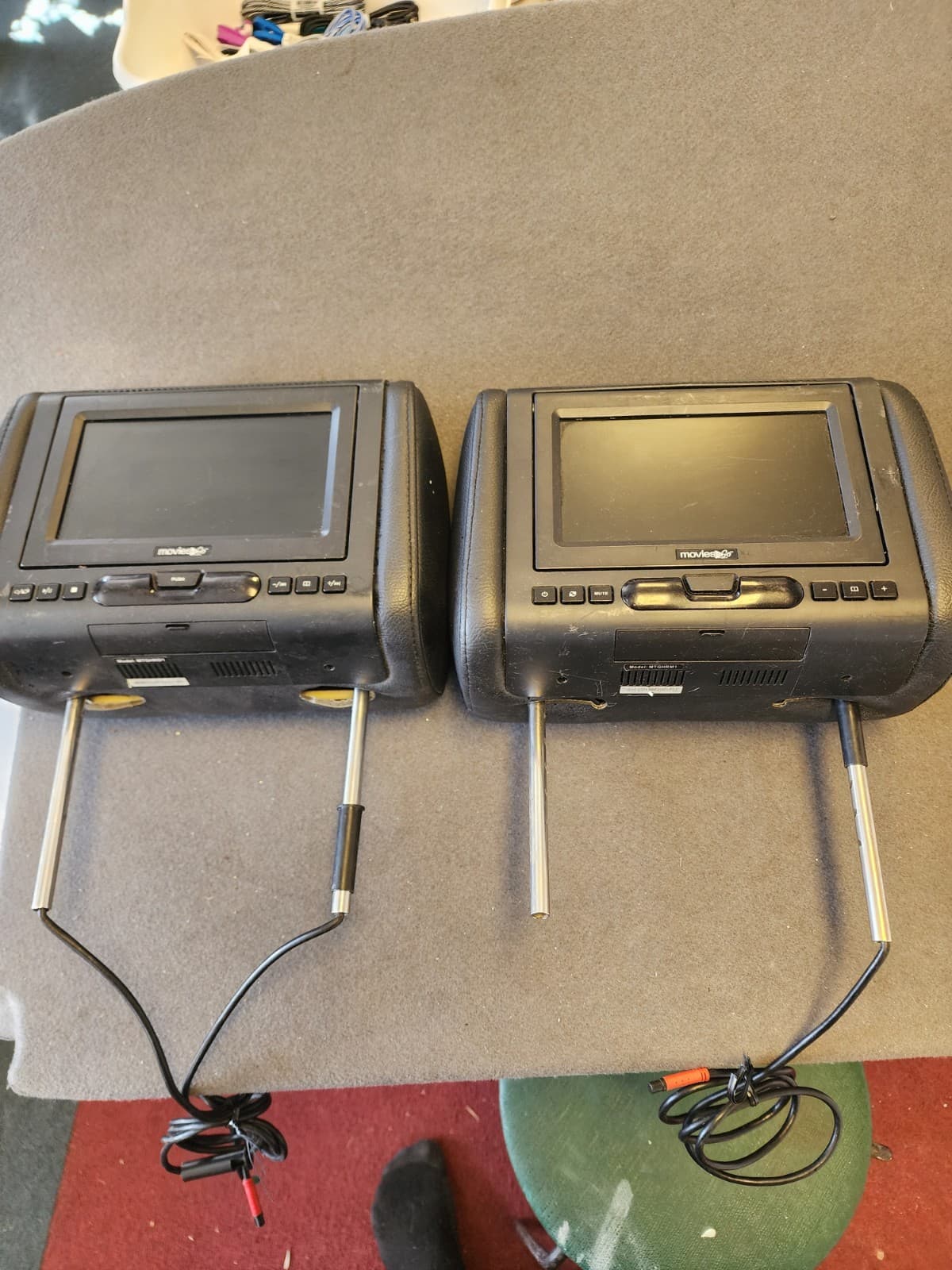 Movies to Go 7" Headrest Monitor (set of 2) no cables