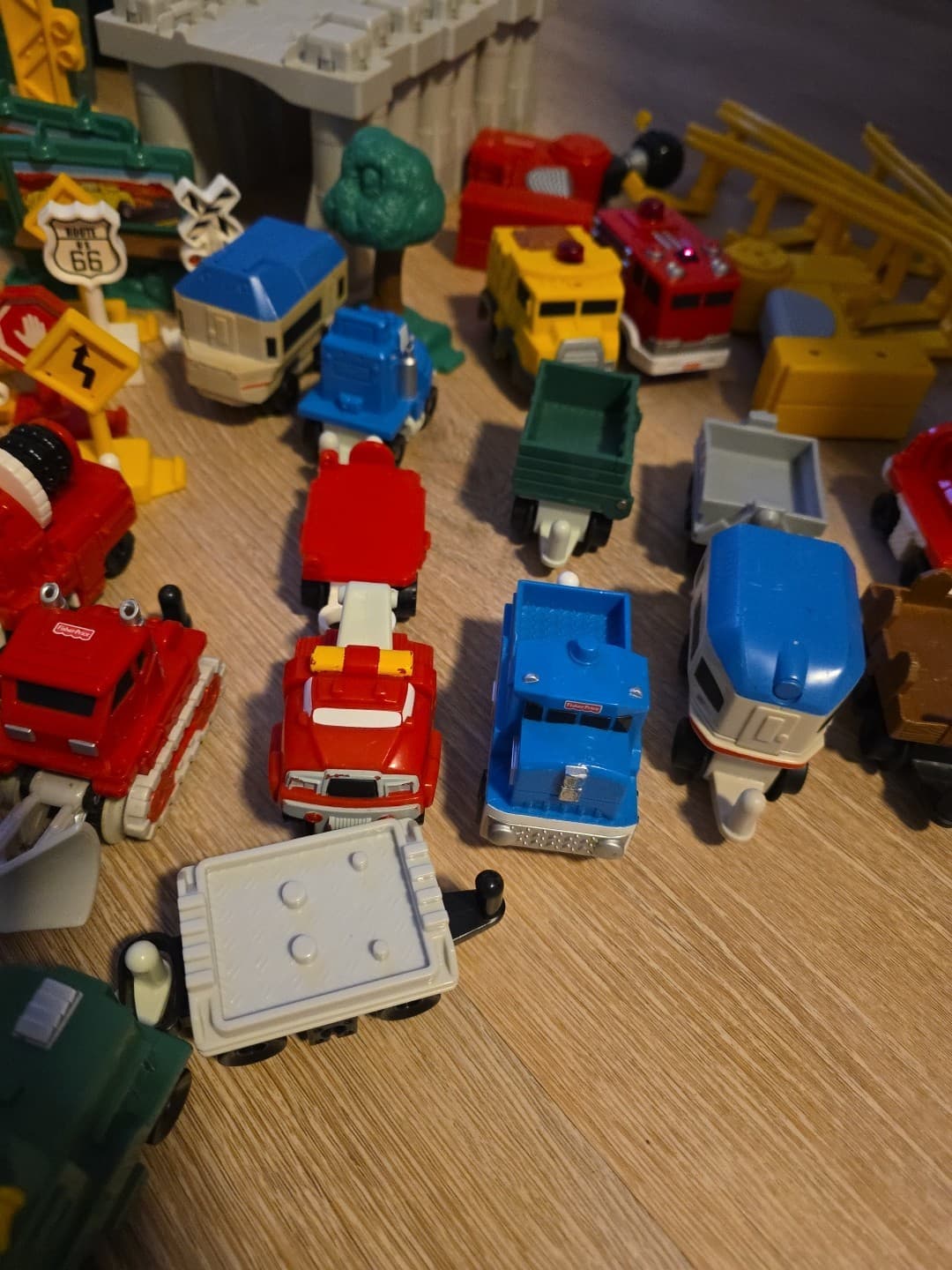 HUGE 150+ Fisher Price Geotrax Train Set- Trains, Controllers, Tracks, Buildings 4