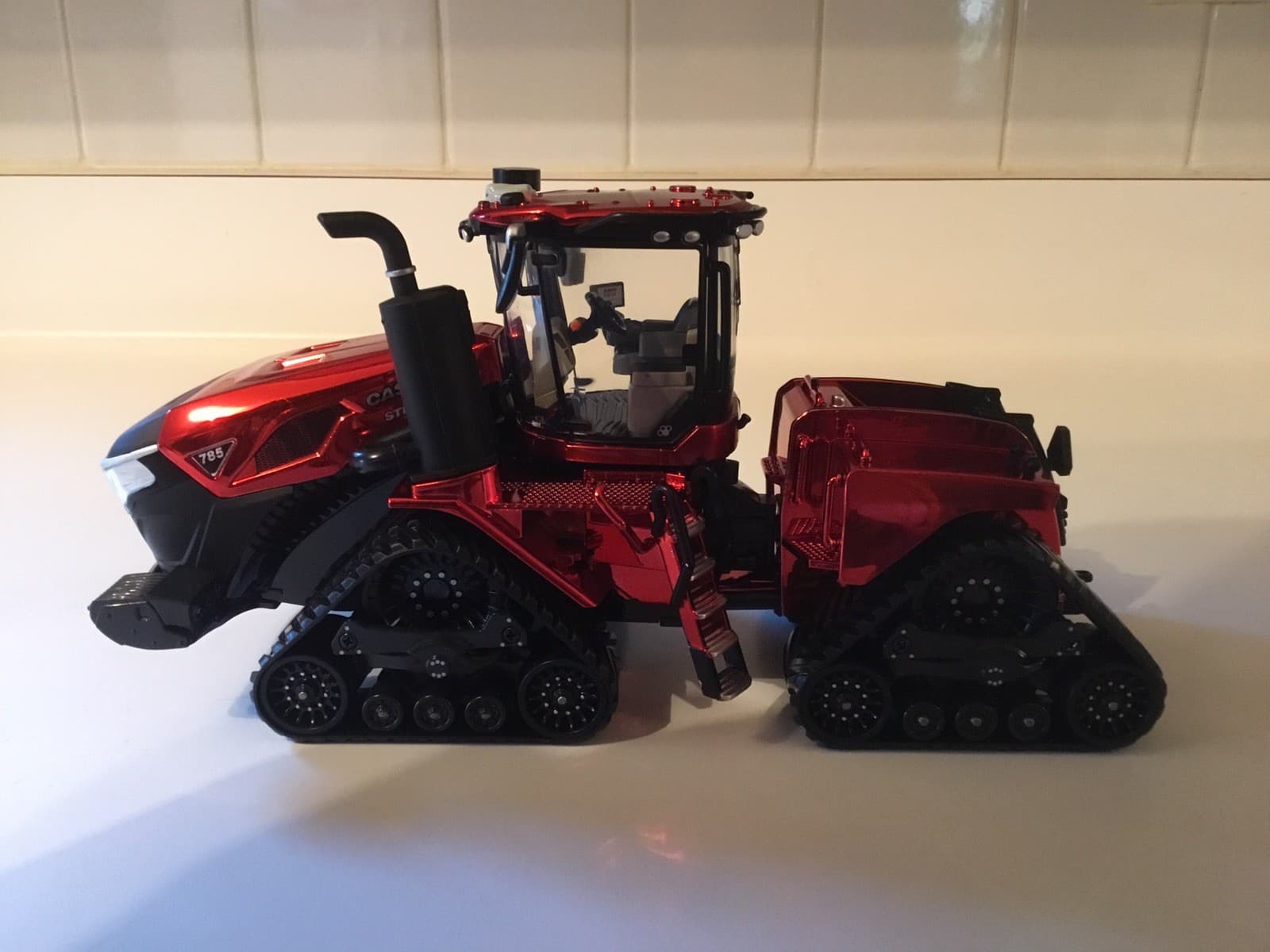 1:32 Case IH Steiger 785 Quadtrac Tractor 2025 Farm Show by Ertl 44419 - Chaser 2
