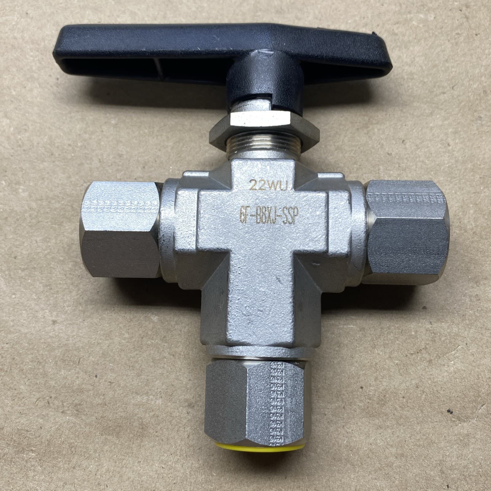 PARKER - 6F-B8XJ2-SSP -  Three Way Ball Valve