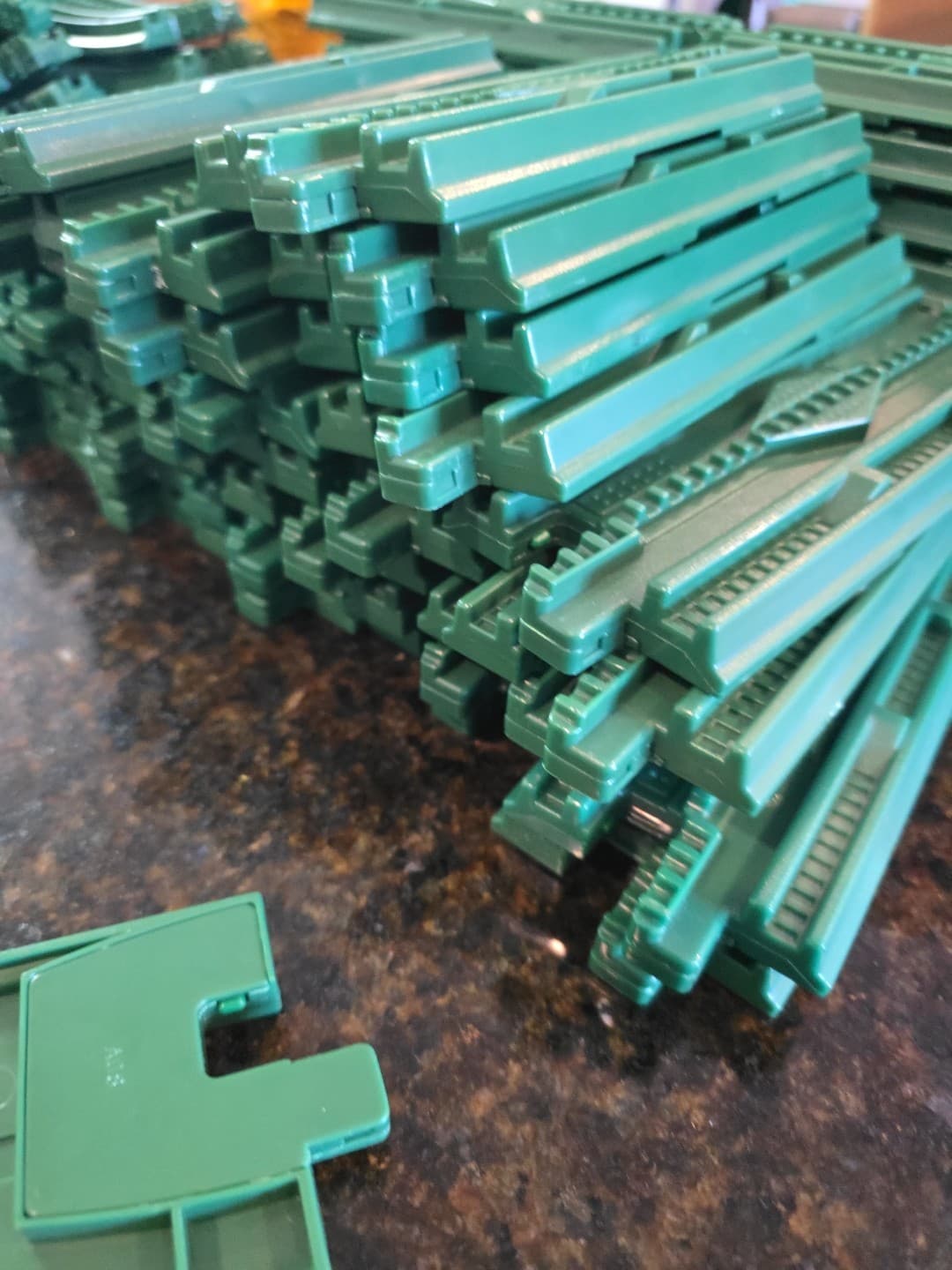GeoTrax Lot Of 61 Green Replacement Track 7" 4