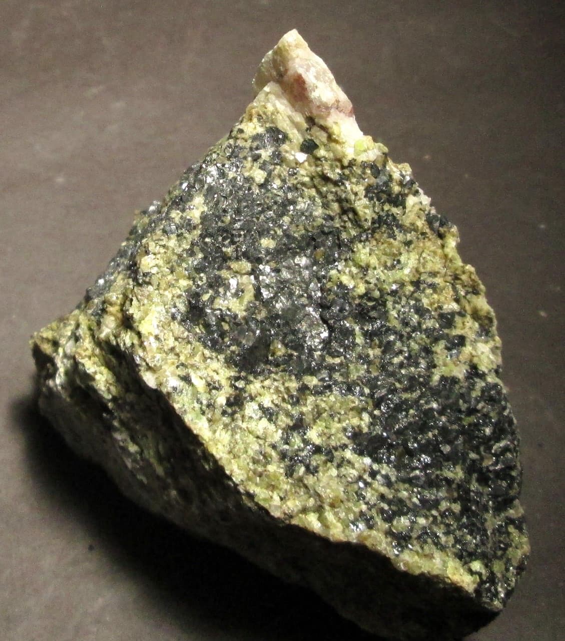 Pale Mint Green Bi-Wave Willemite  Fluorescent Mineral Franklin NJ 6