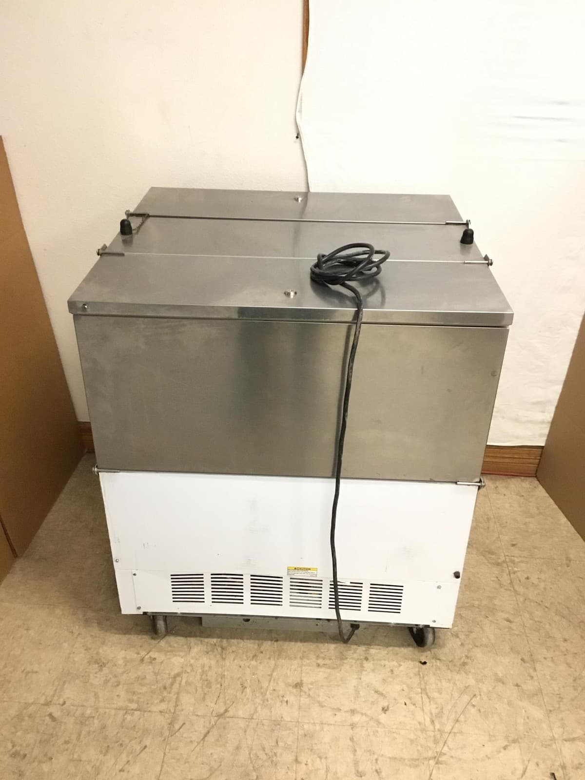 Beverage-Air St34n-W Refrigerator Milk Cooler Steel,1 Phase, WORKING 3
