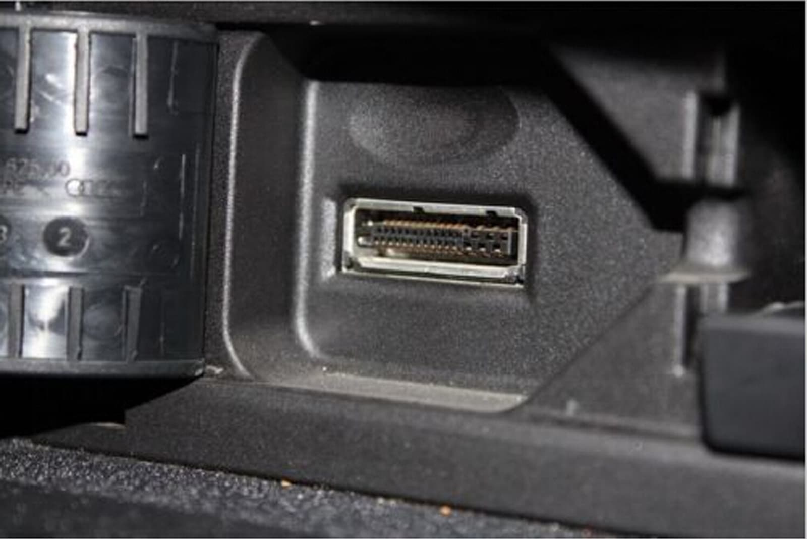 iPHONE 16 15 BENTLEY MUSIC INTERFACE AUX ADAPTER CABLE CHARGER AMI MMI USB-C 4