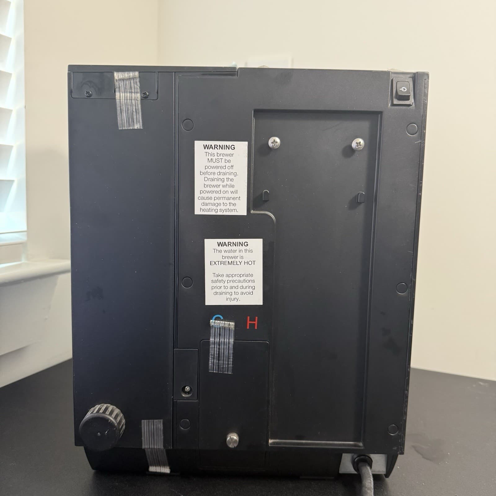 Keurig K150P Commercial Coffee Maker Direct Water Line Model Office Airbnb Salon 6