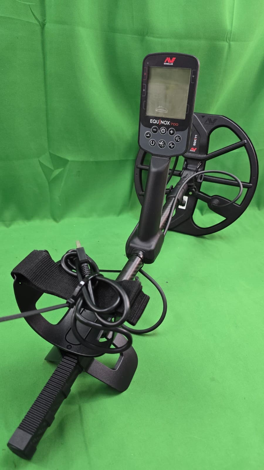 Minelab Equinox 700 Metal Detector - 3720-0005 TESTED 3