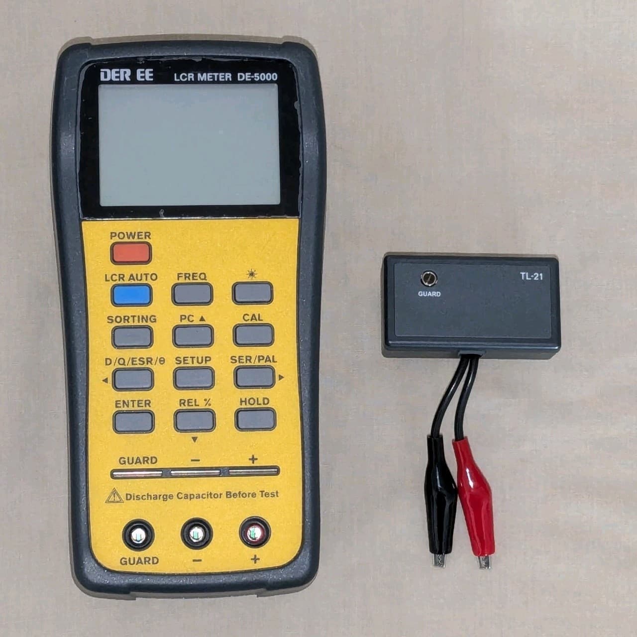 DE-5000 HANDHELD LCR METER w/ ALLIGATOR TEST LEADS (TL-21)