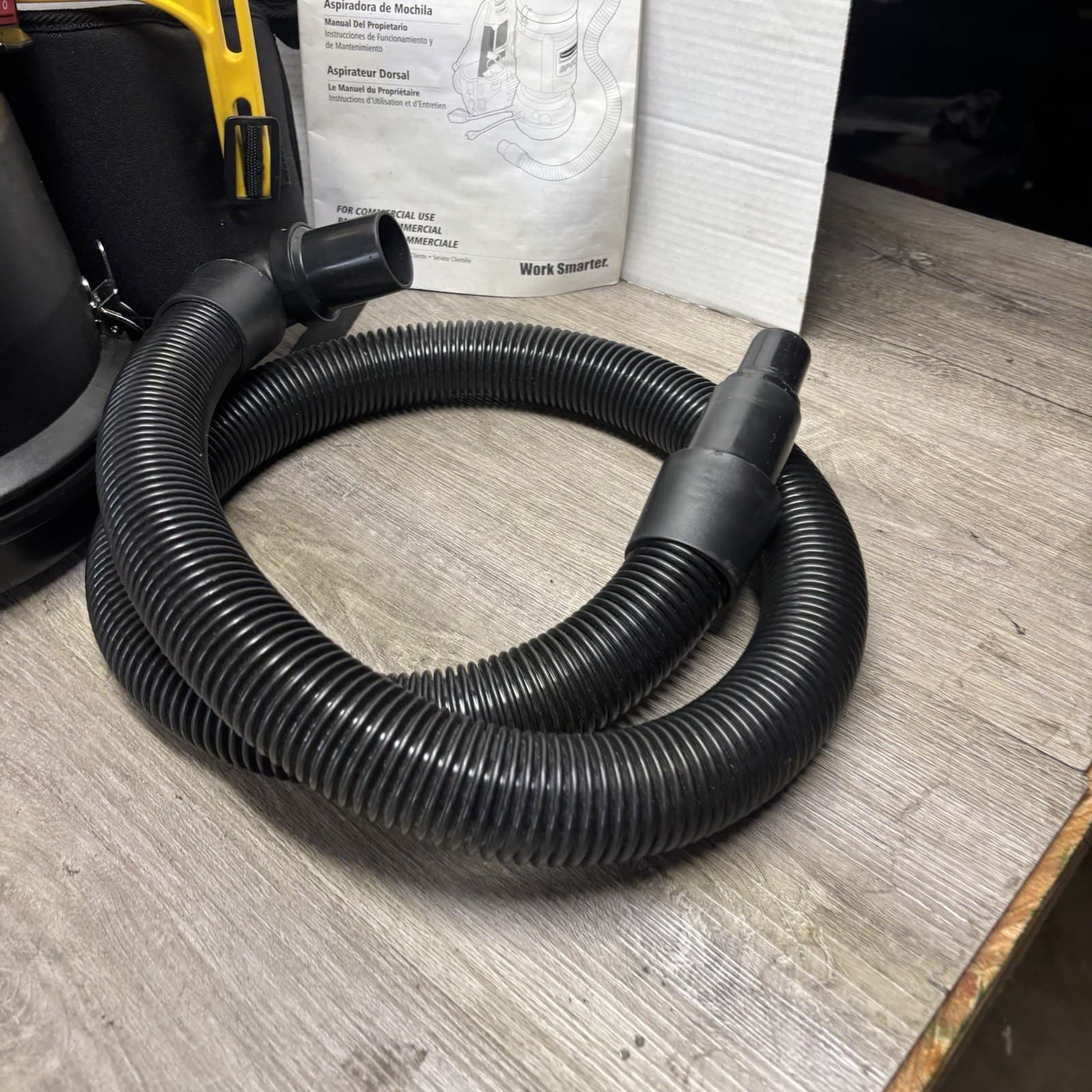 Rubbermaid BP10Q Commercial Backpack Vacuum With Attachments Tested And Working 2