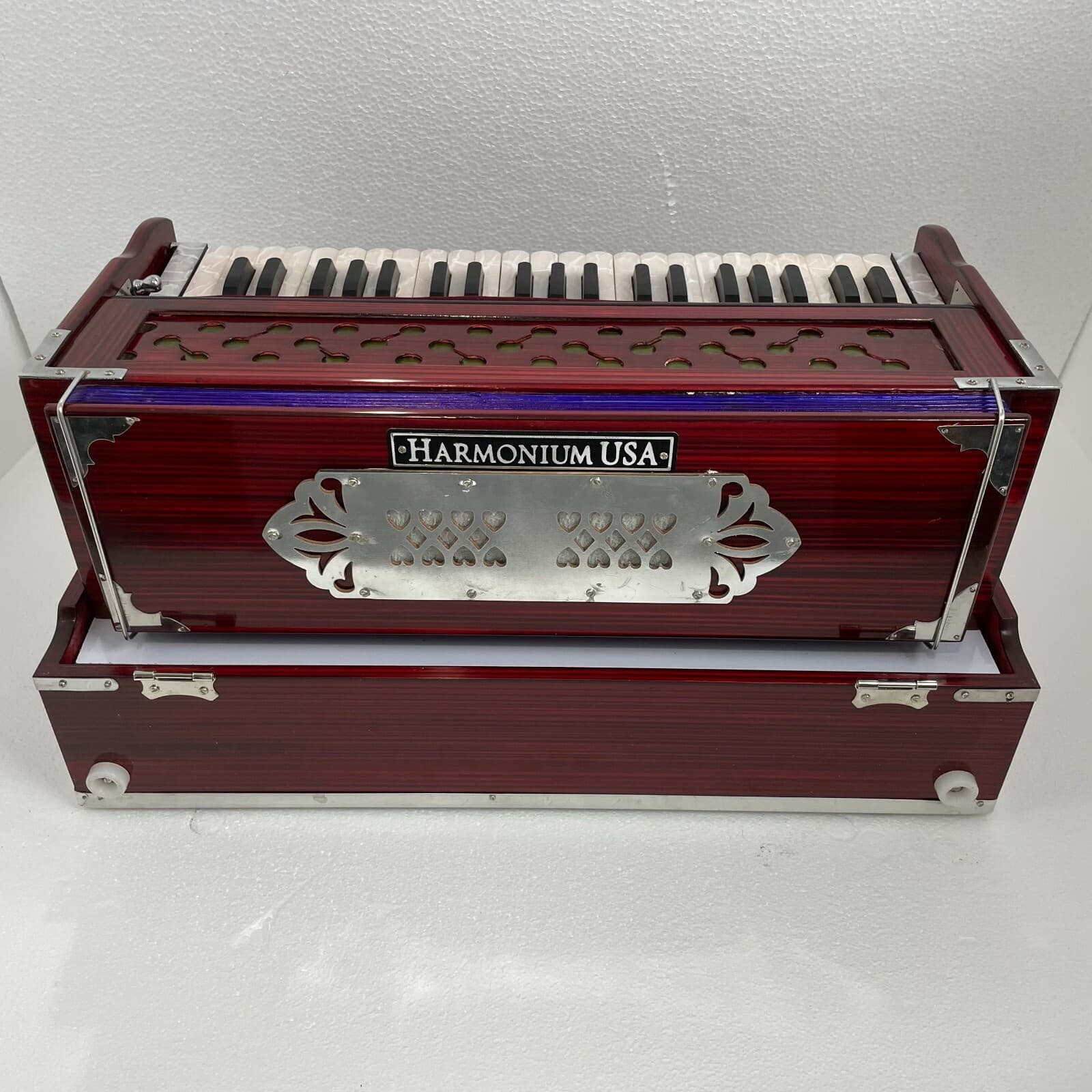 RED HARMONIUM *ITEM LOCATED IN USA. SHIPS WITHIN 24 HOURS.* *BRAND NEW* 4