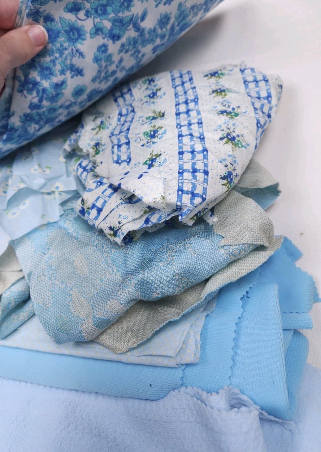 Vintage 60s 70s Grandmaw Lot Of Scrap Fabric Remnants Blues Florals -- 2 Lbs.  3