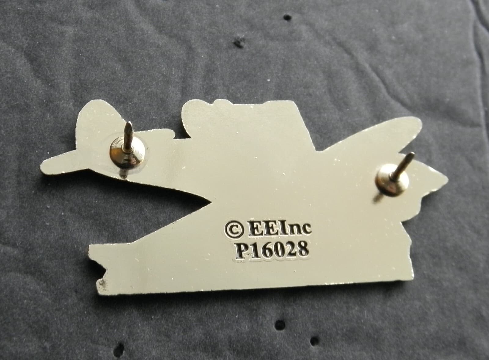 WARHAWK P-40 FIGHTER BOMBER AIRCRAFT FLYING TIGERS BADGE PIN 2.25 inches LARGE 2