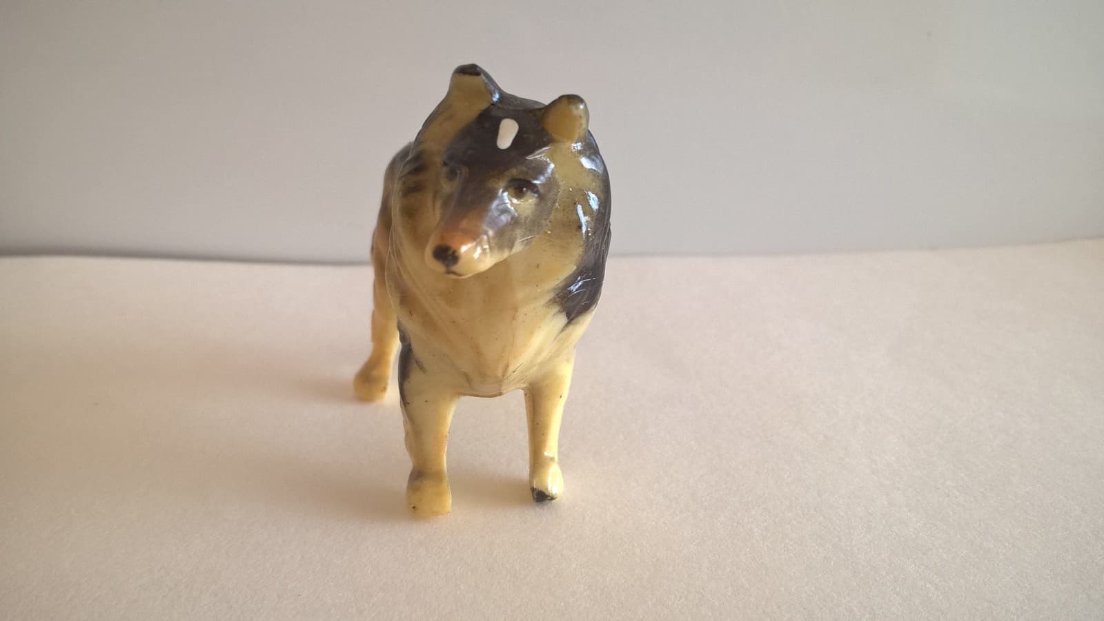 Enesco Imports Inc 2" Collie Dog Figurine Made In Hong Kong Caramel Cream Colors 2