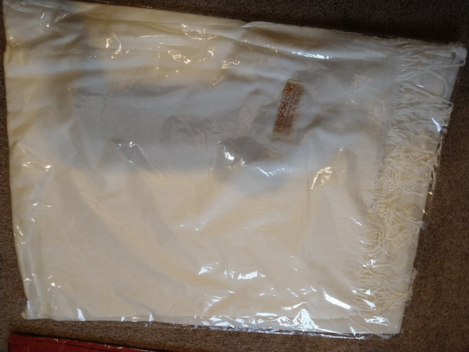 Pashmina Shawl  BEIGE 70% Pashmina 30% Silk New In Package NEVER OPENED 70X30 3