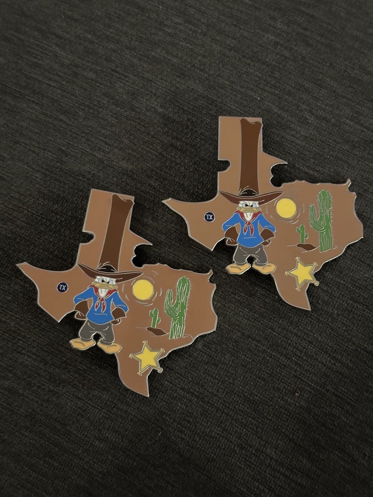 Disney Donald American Adventure Texas TX Mystery Disney Pin Limited Release 2