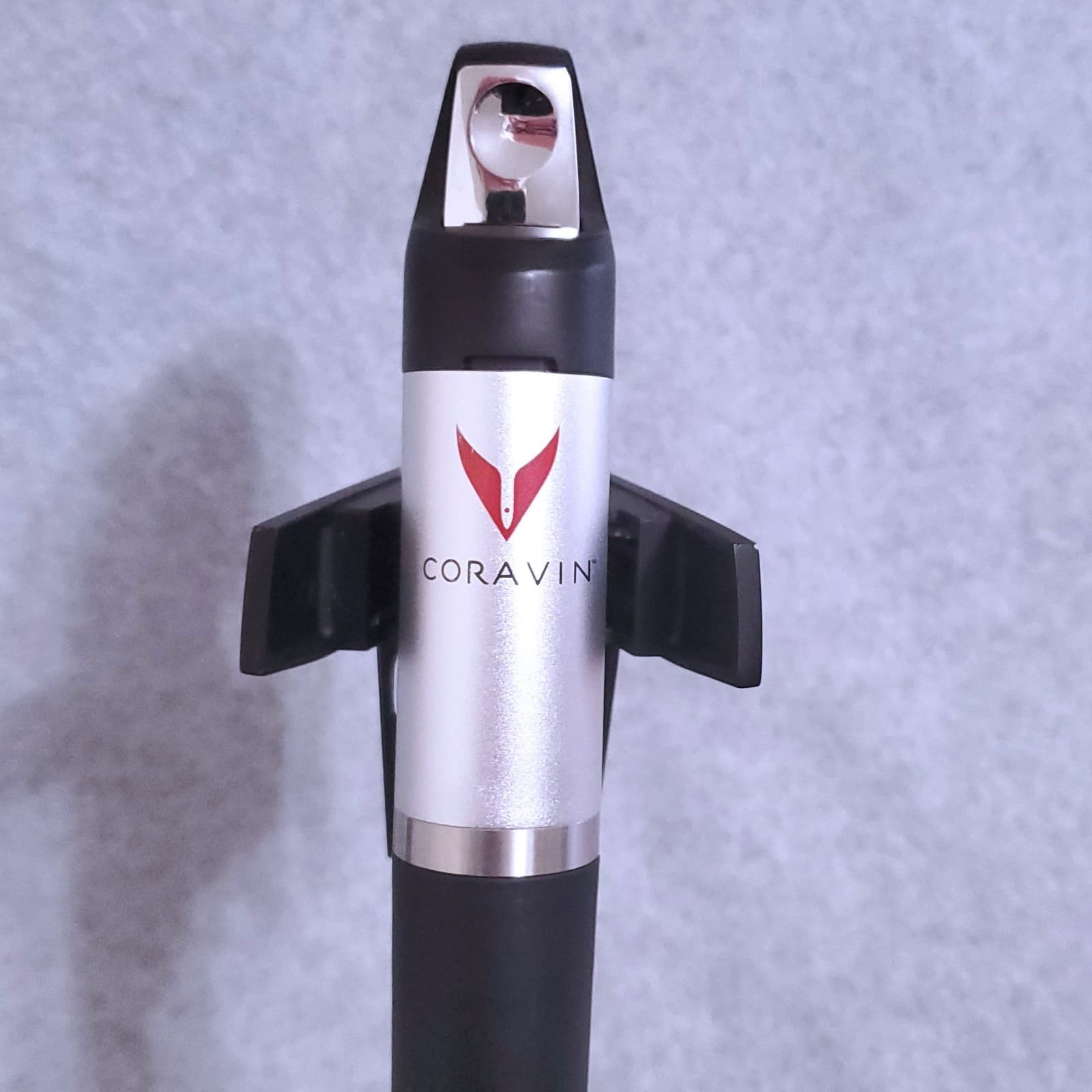 Coravin Model 1000 Wine Preservation System appears unused as pictured 2