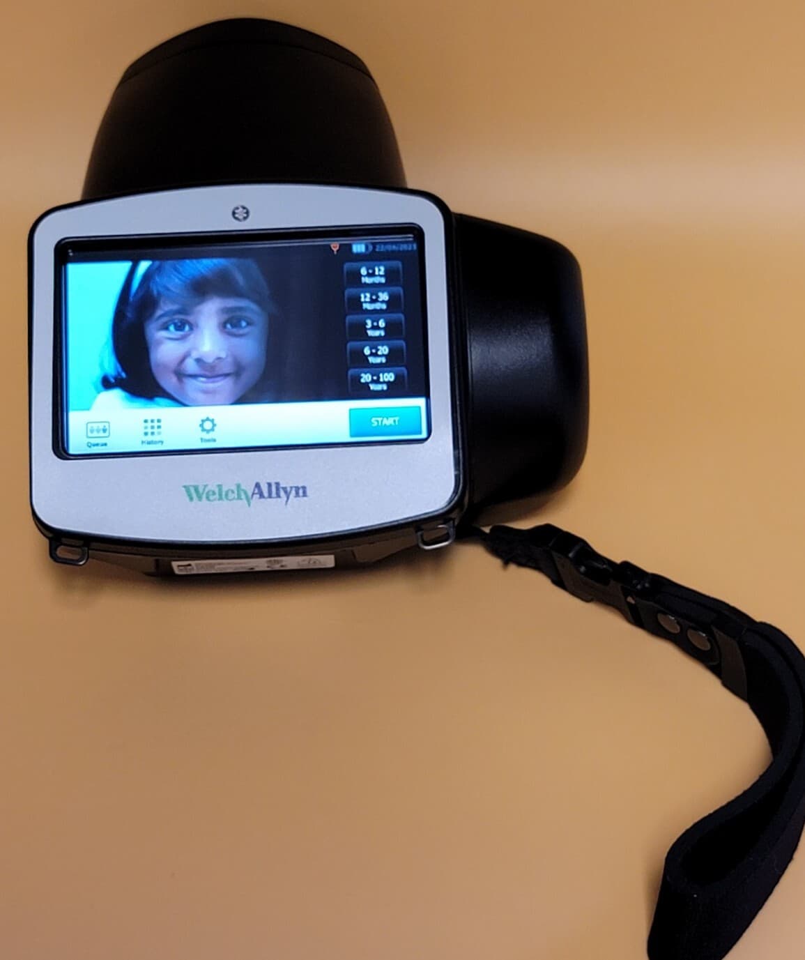 Welch Allyn VS100 Spot Vision Screener with Charger - Tested and working 2