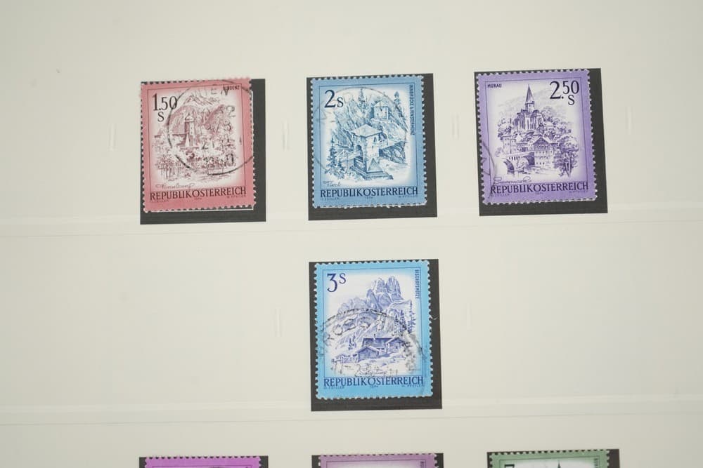 AUSTRIA 1974-1986 COLLECTION OF 400 STAMPS MINT & USED STORED IN SAFE ALBUM 6