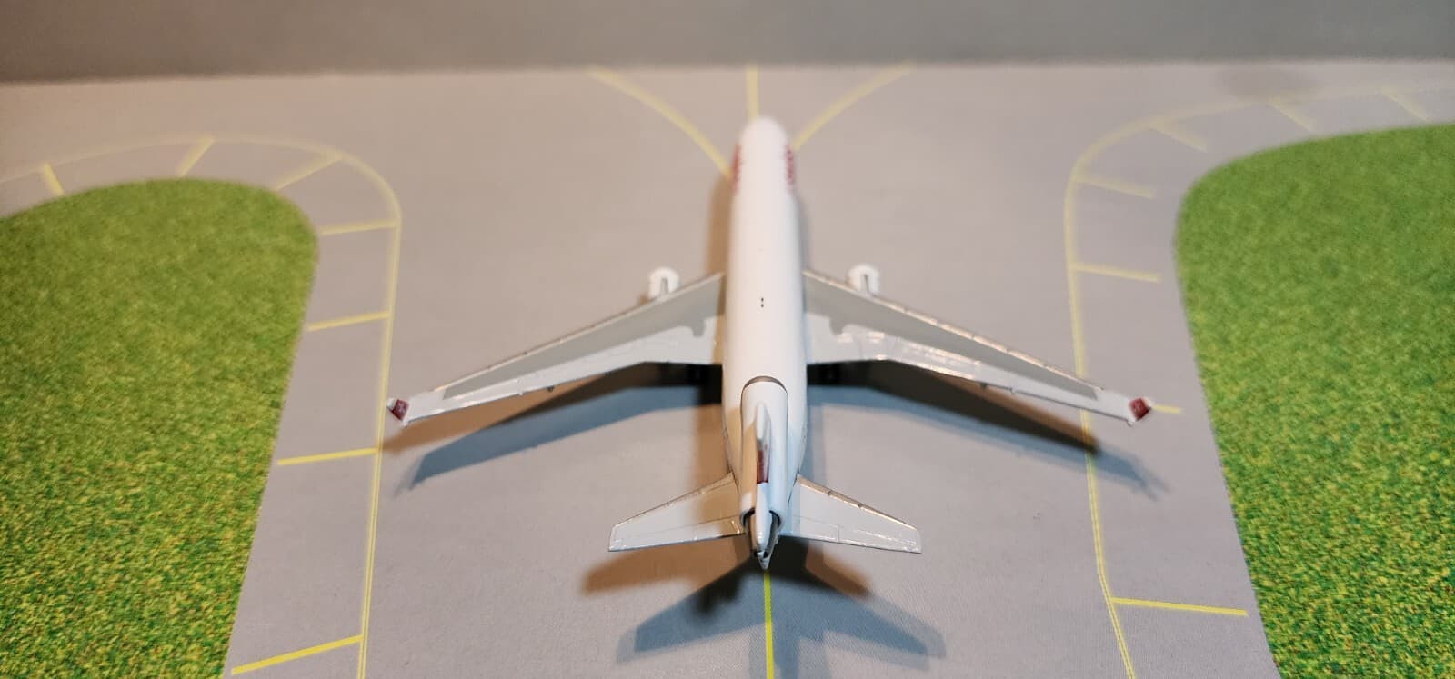 STARJET MODELS (SJSWR152) SWISS MD-11 1:500 SCALE DIECAST METAL MODEL 4