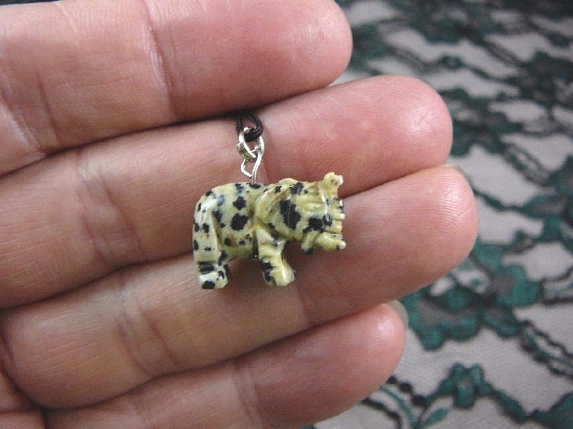 (an-ele-5) ELEPHANT BLACK WHITE spotted Jasper carving Pendant NECKLACE FIGURINE