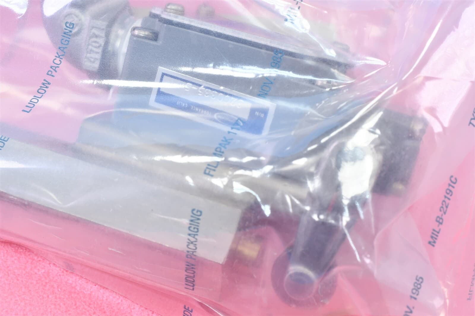 COSMODYNE Piston Detector 2112330-1 for Regenerator Valve w/ Switch 3200335-5 5