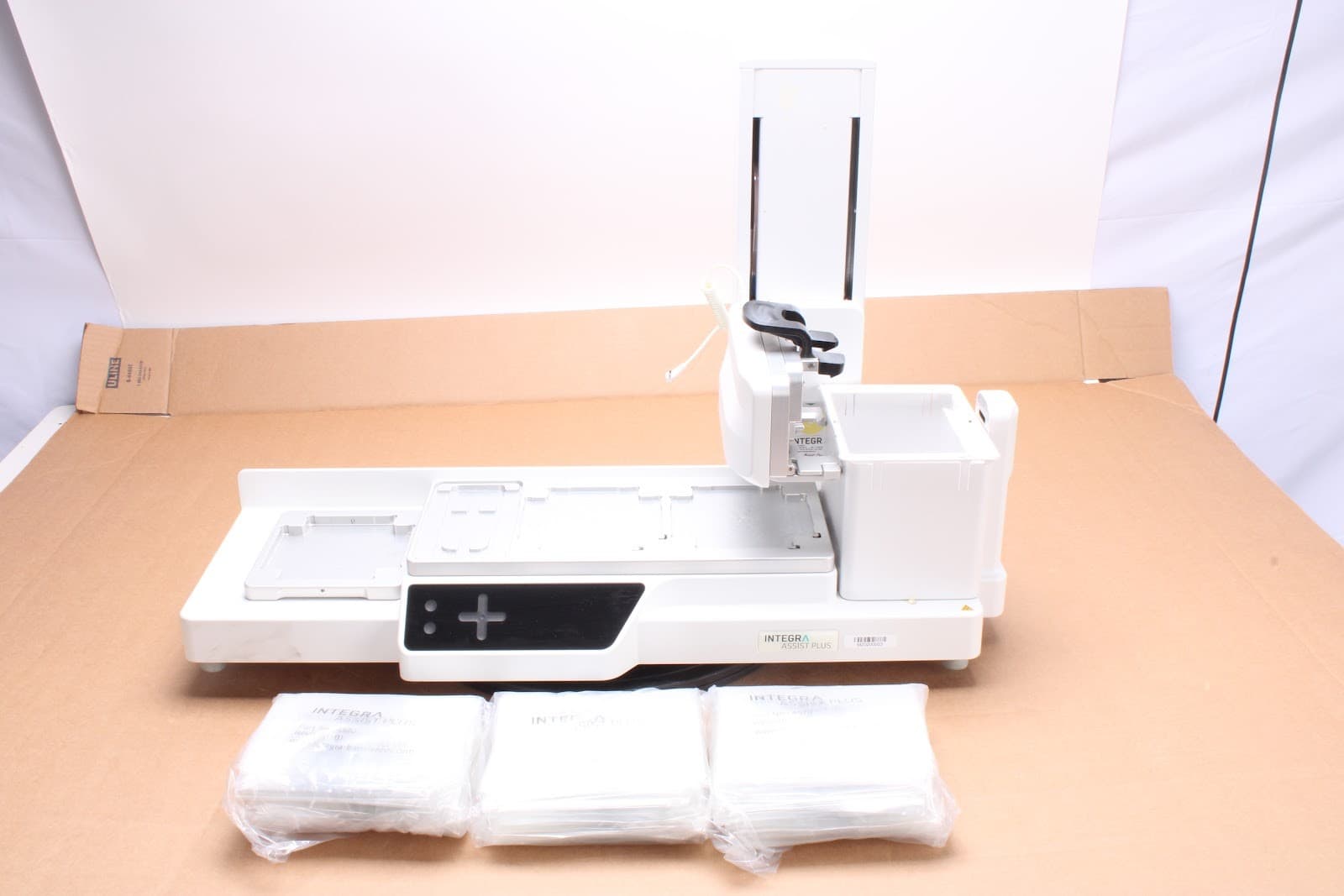 Integra Assist Plus Pipetting Robot With 150x New 4570 Waste Bags