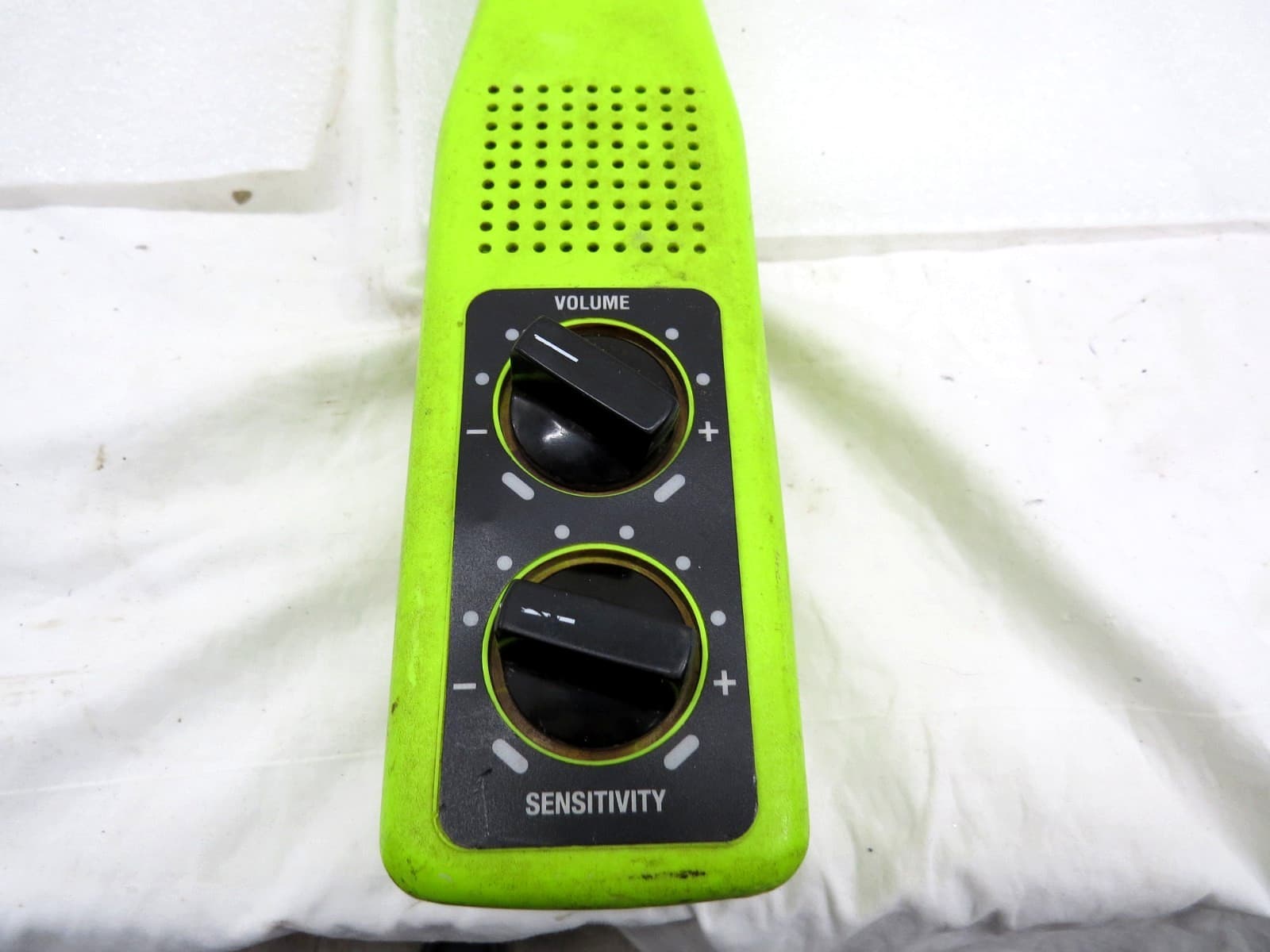 CST/Berger Magna Trak MT102 Magnetic Locator W/LCD Screen 3